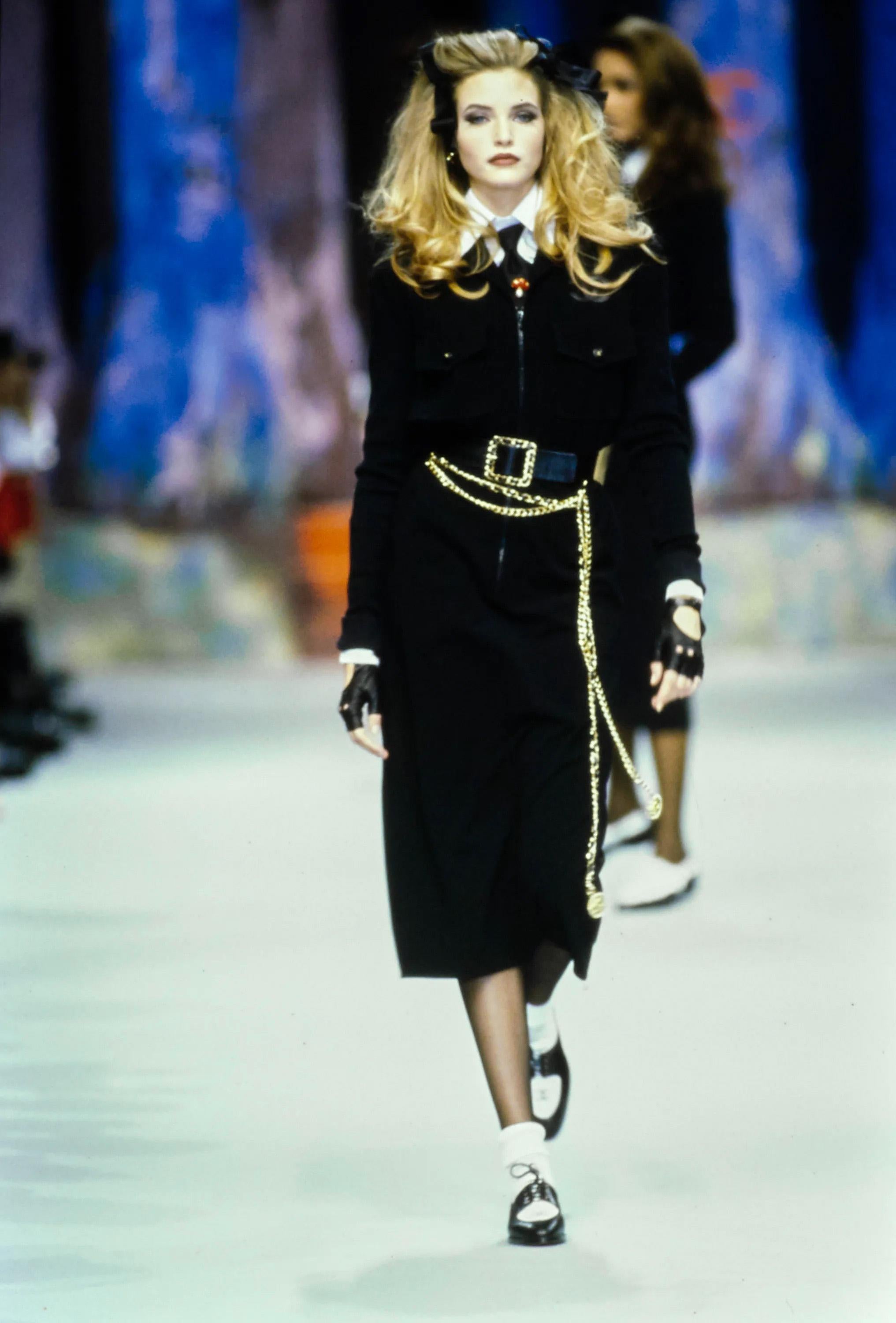 Iconic Chanel Vintage S/S 1992 Karl Black CC Knit Zip Mini 90s Dress In Good Condition For Sale In Jersey City, NJ