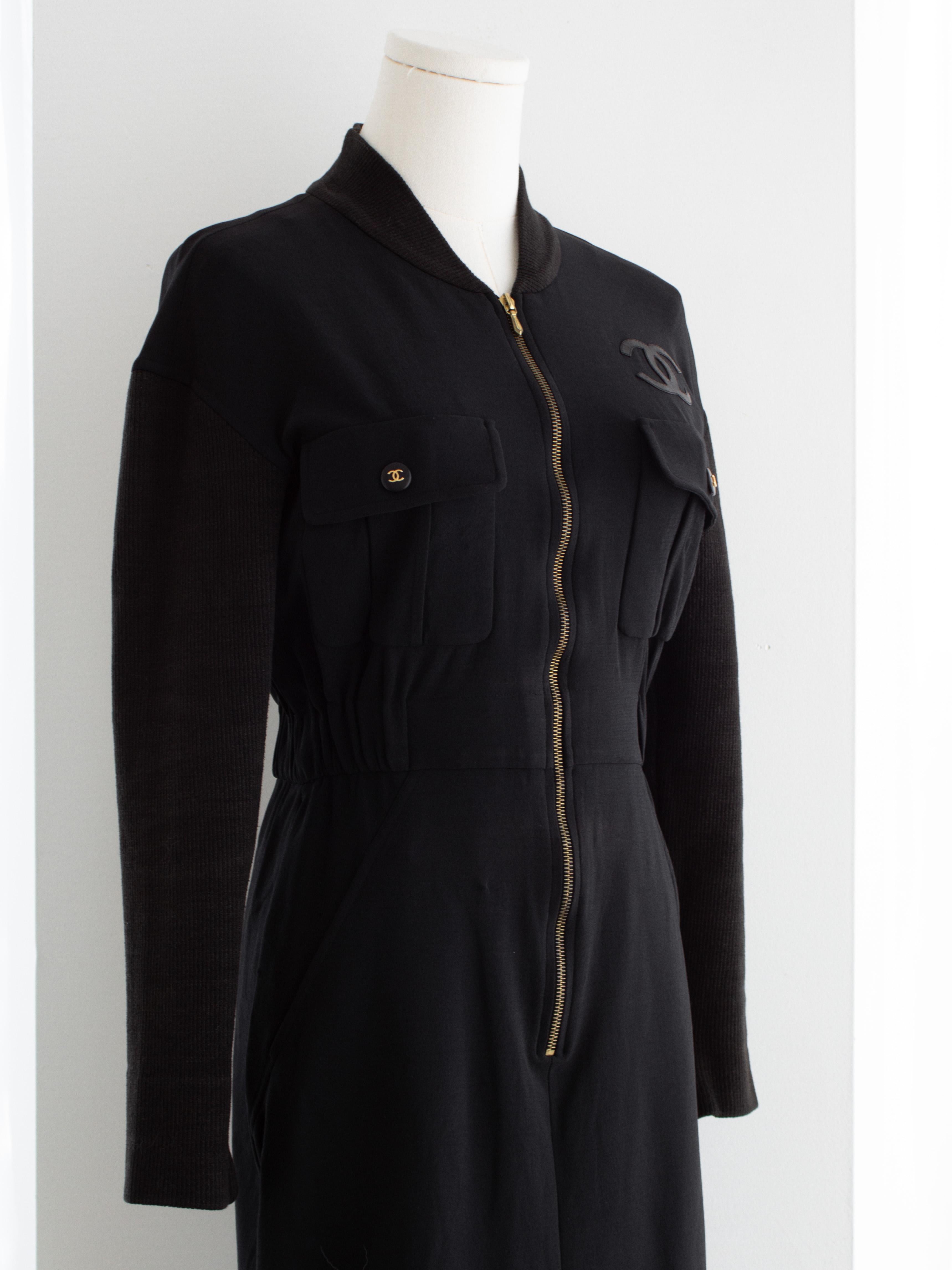 Iconic Chanel Vintage S/S 1992 Karl Black CC Knit Zip Mini 90s Dress For Sale 2