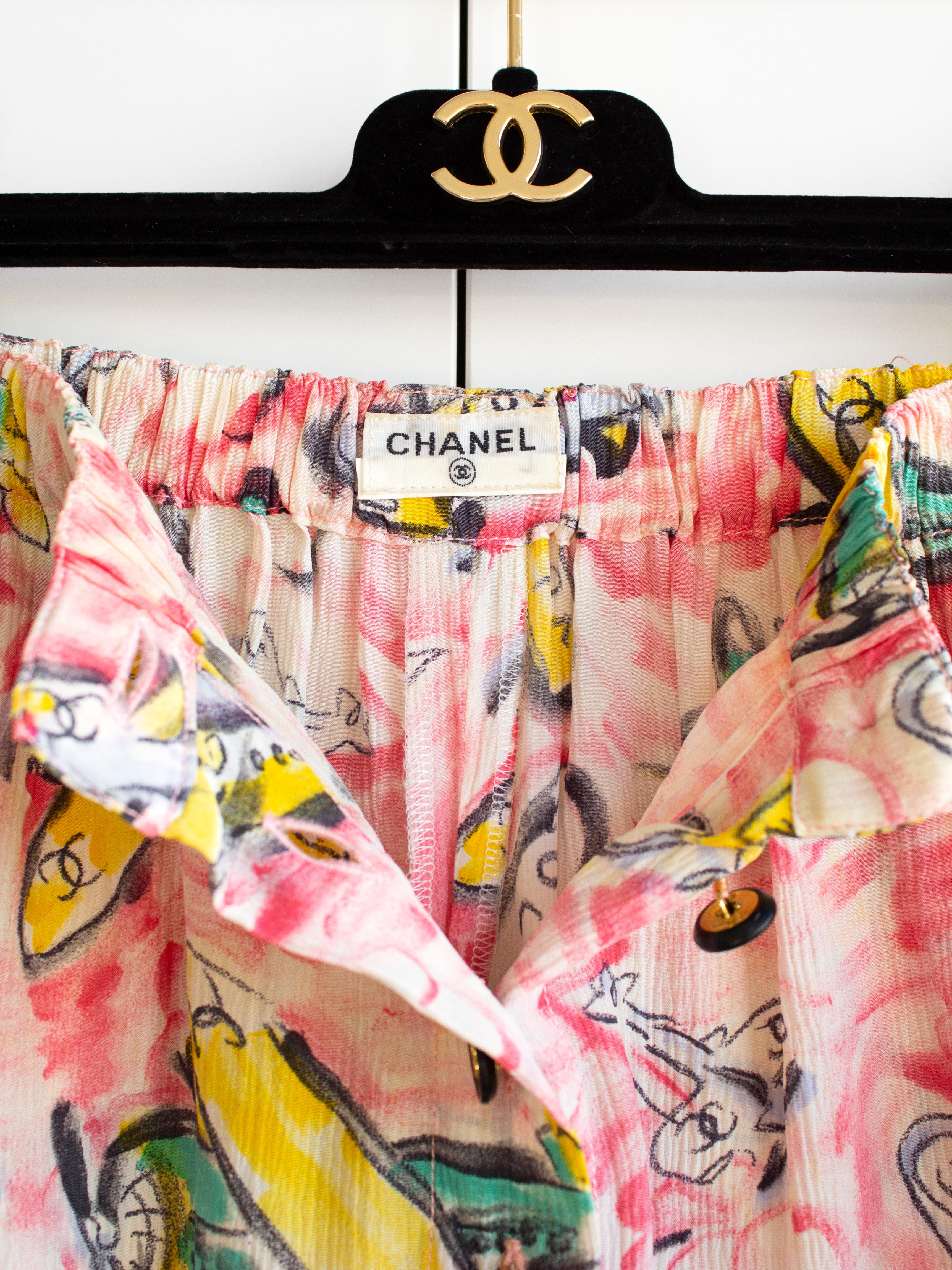 Iconic Chanel Vintage S/S 1994 Pink Airplane Print Shirt Bra Shorts 94P Set For Sale 16