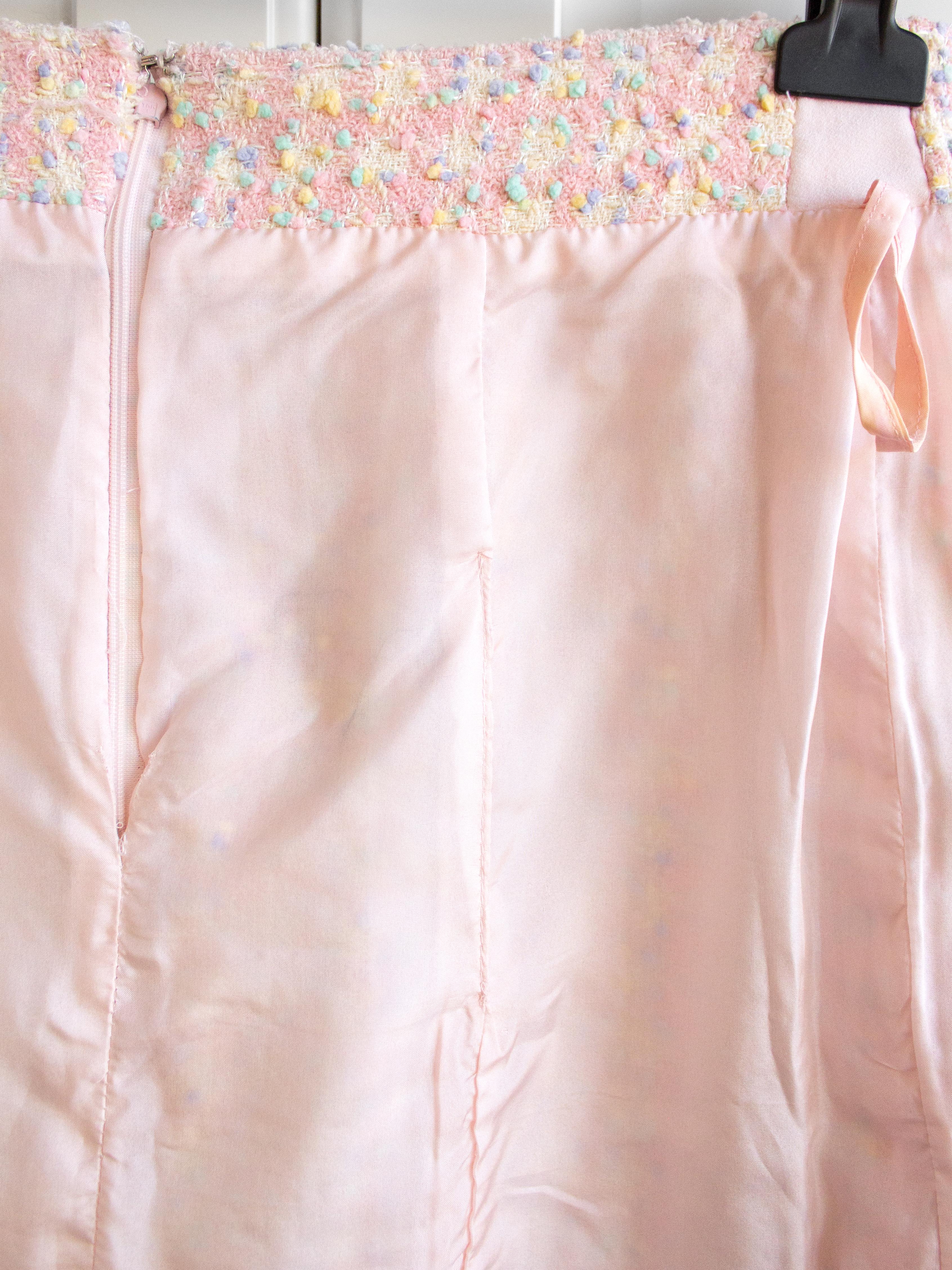 Iconic Chanel Vintage S/S 1994 Runway Pink Popcorn Tweed 94P Jacket Skirt Suit 8