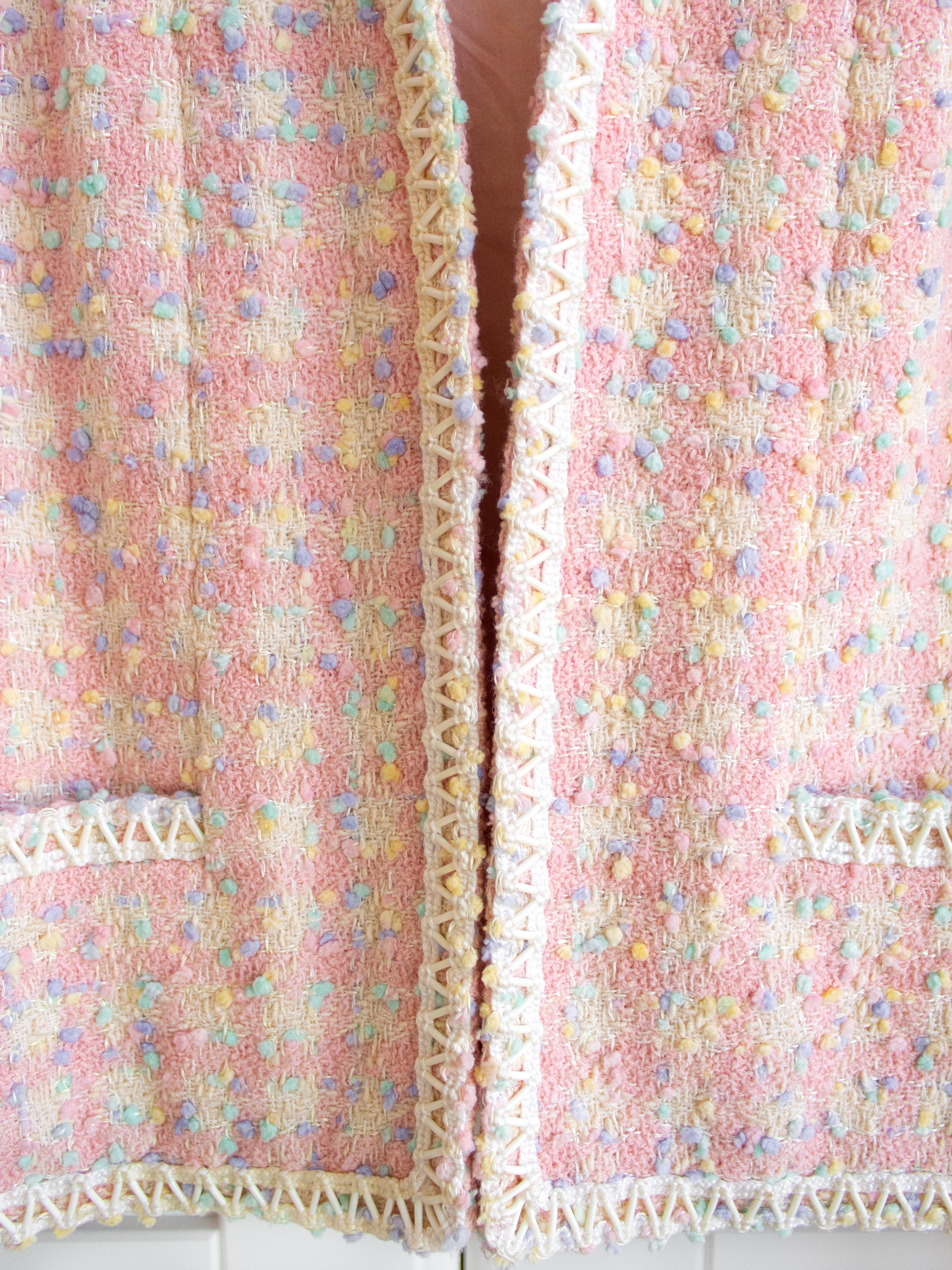 Women's Iconic Chanel Vintage S/S 1994 Runway Pink Popcorn Tweed 94P Jacket Skirt Suit