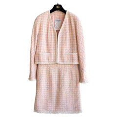 Iconic Chanel Vintage S/S 1994 Runway Pink Popcorn Tweed 94P Jacket Skirt Suit