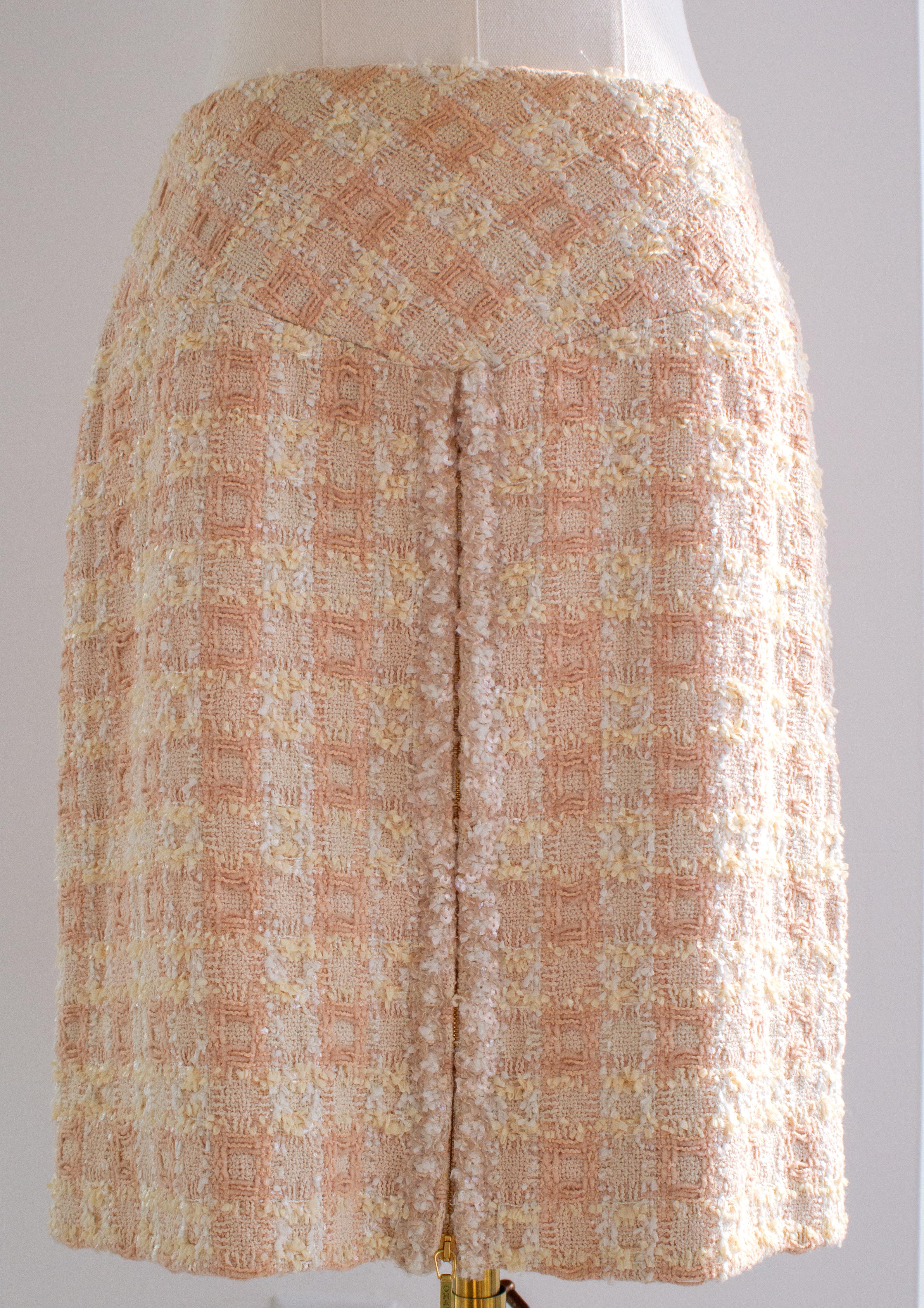 Iconic Chanel Vintage S/S 1995 Barbie Pink Sequin Tweed 95P Jacket Suit 12