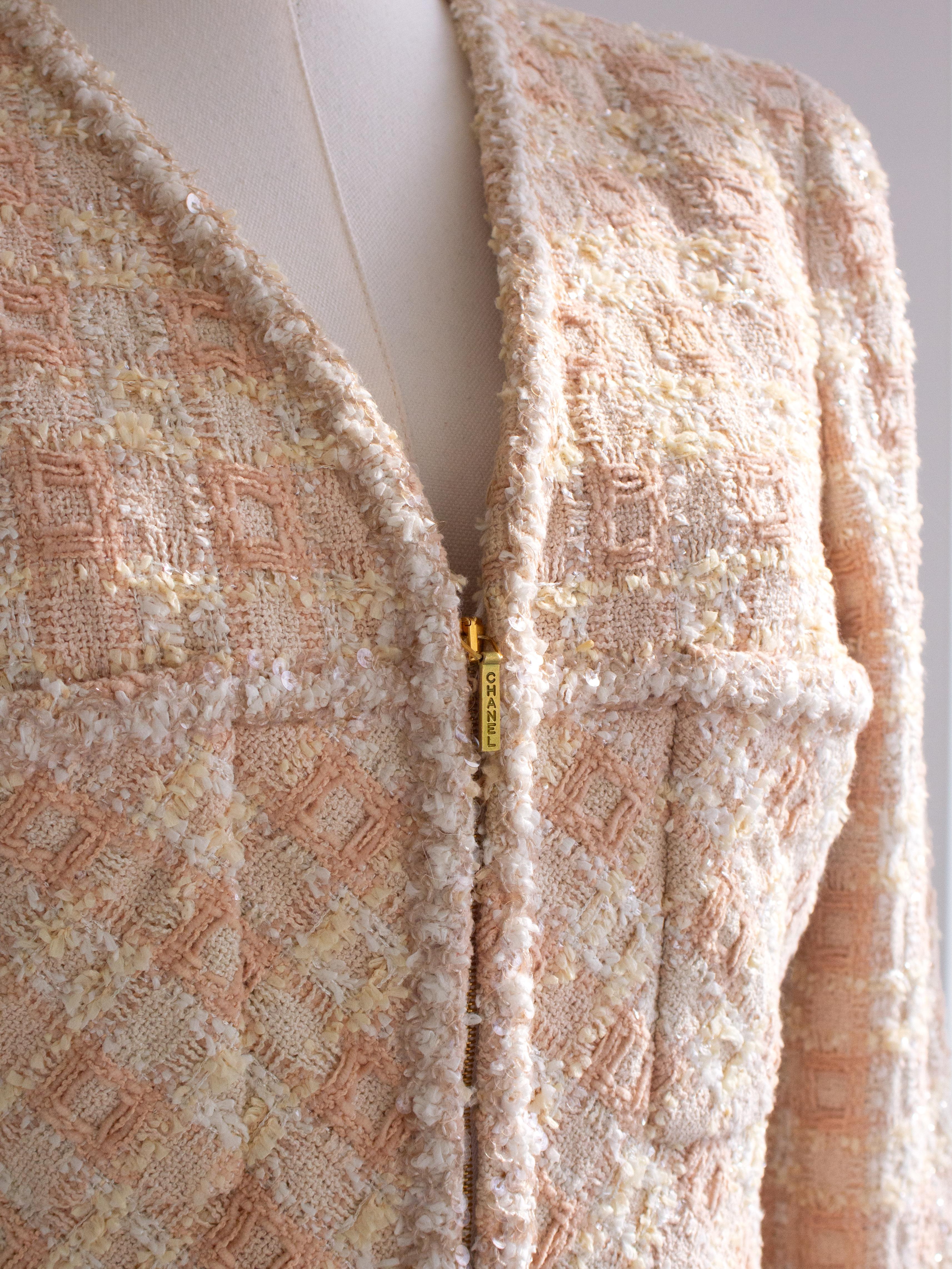 Iconic Chanel Vintage S/S 1995 Barbie Pink Sequin Tweed 95P Jacket Suit 3