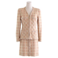 Iconic Chanel Vintage S/S 1995 Barbie Pink Sequin Tweed 95P Jacket Suit