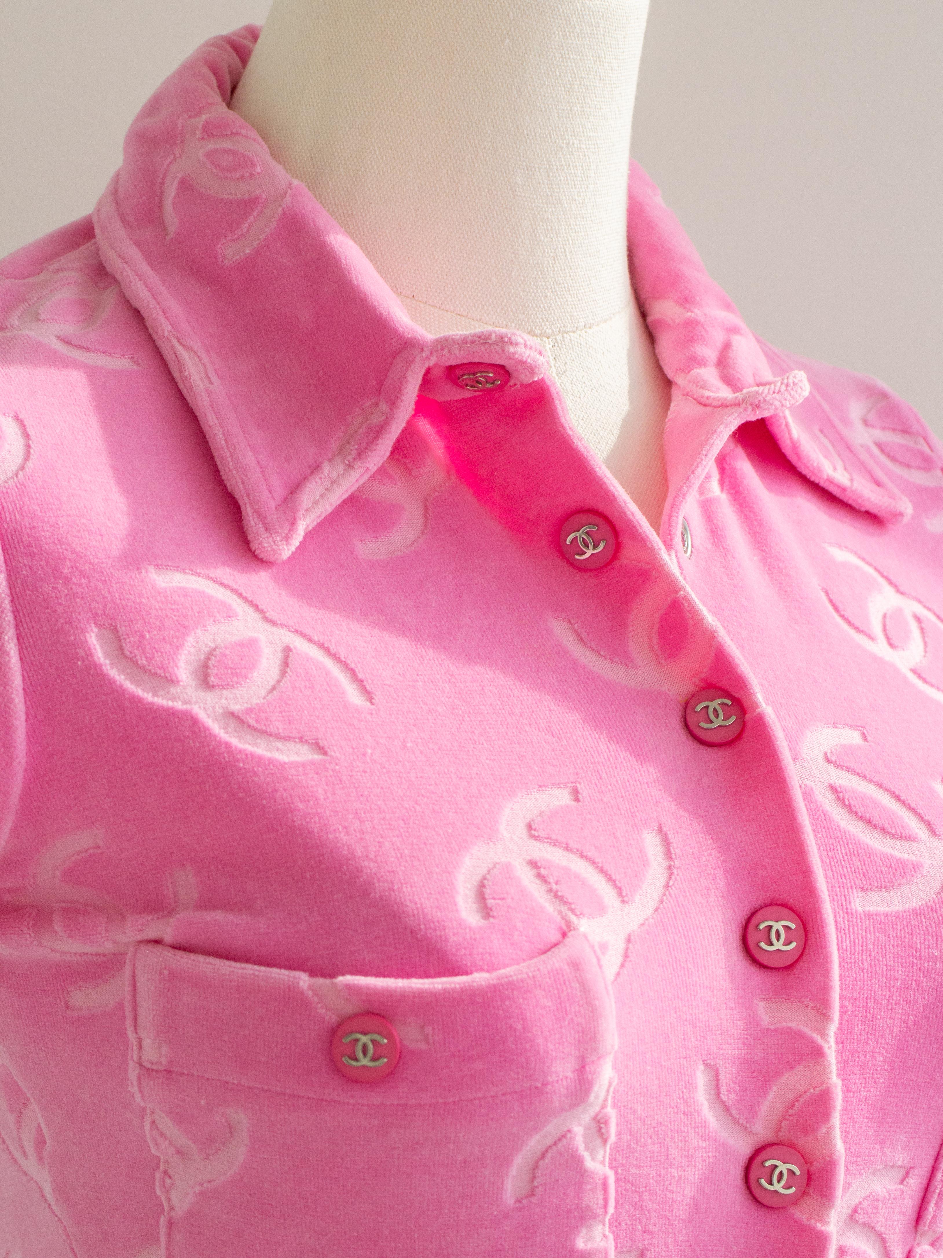 Iconic Chanel Vintage S/S 1996 Pink Velour CC Logo Button 96P Top For Sale 6