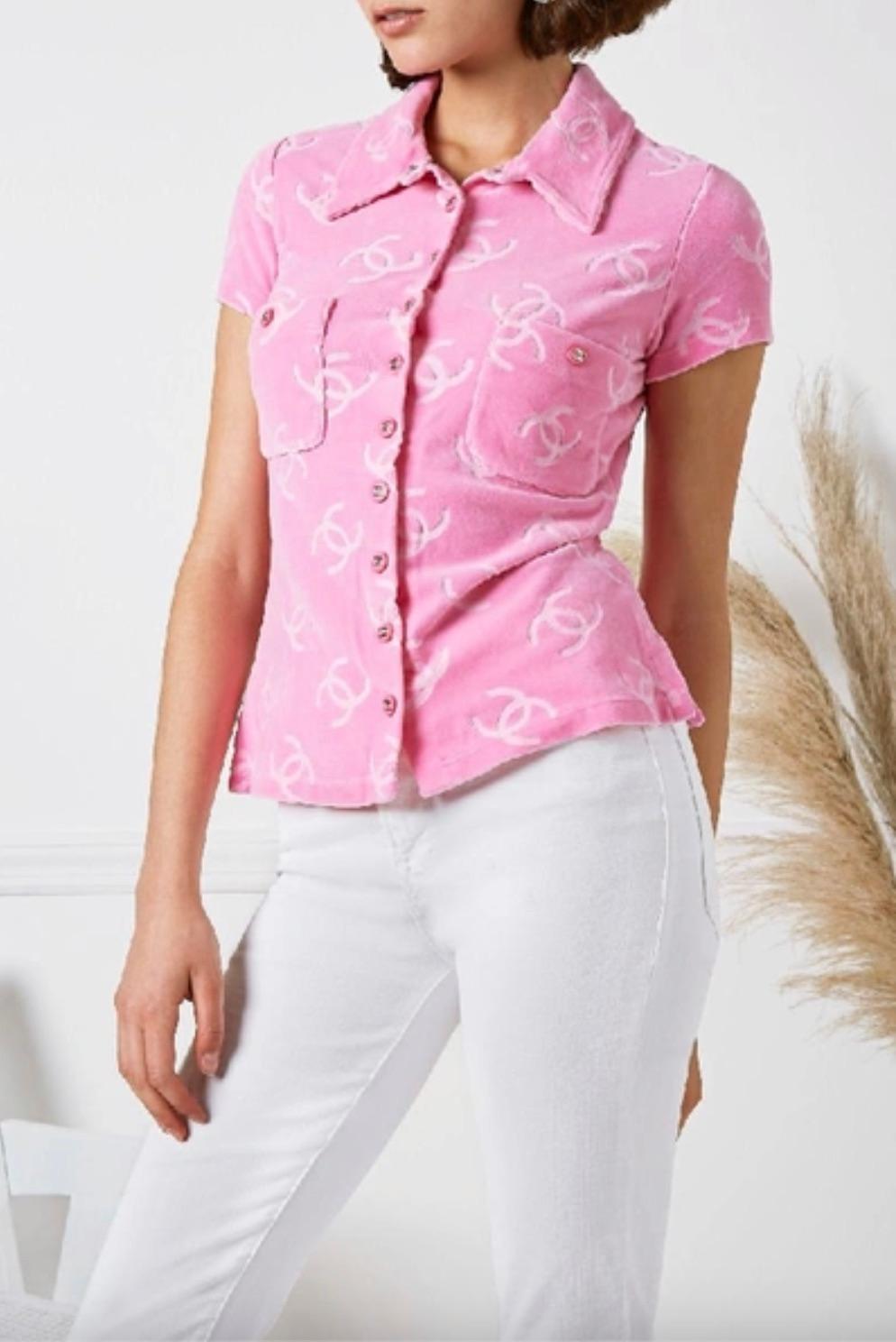 Iconic Chanel Vintage S/S 1996 Pink Velour CC Logo Button 96P Top For Sale 13