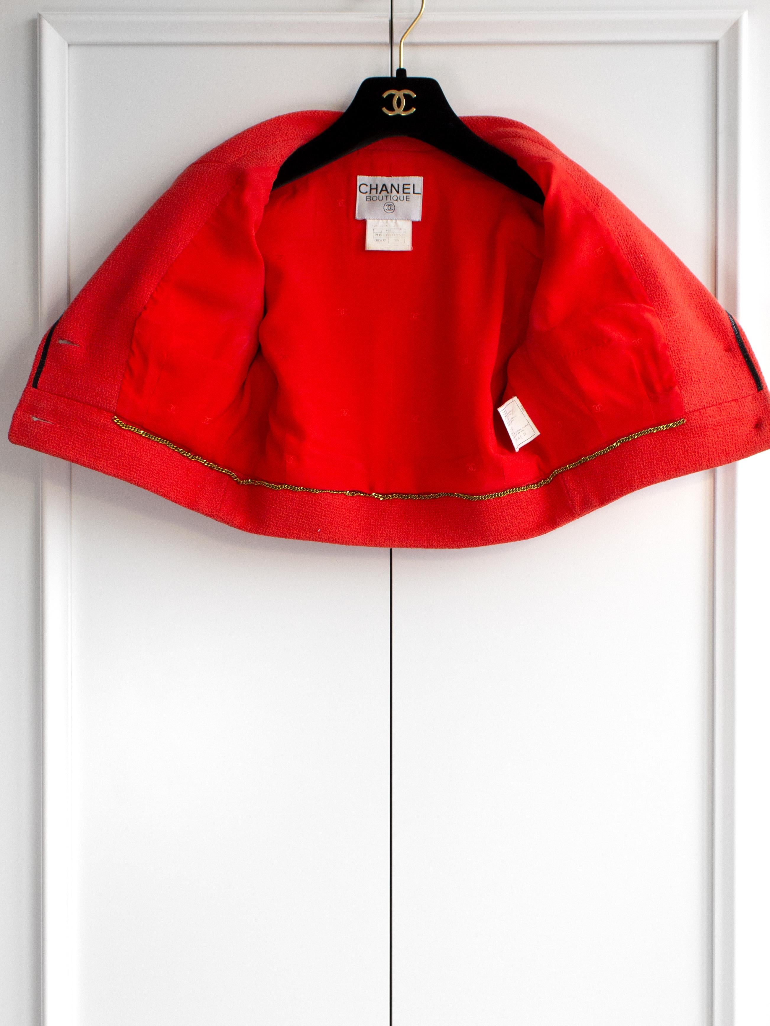 Iconic Chanel Vintage S/S1995 Barbie Cropped Red Black 95P Jacket  For Sale 8