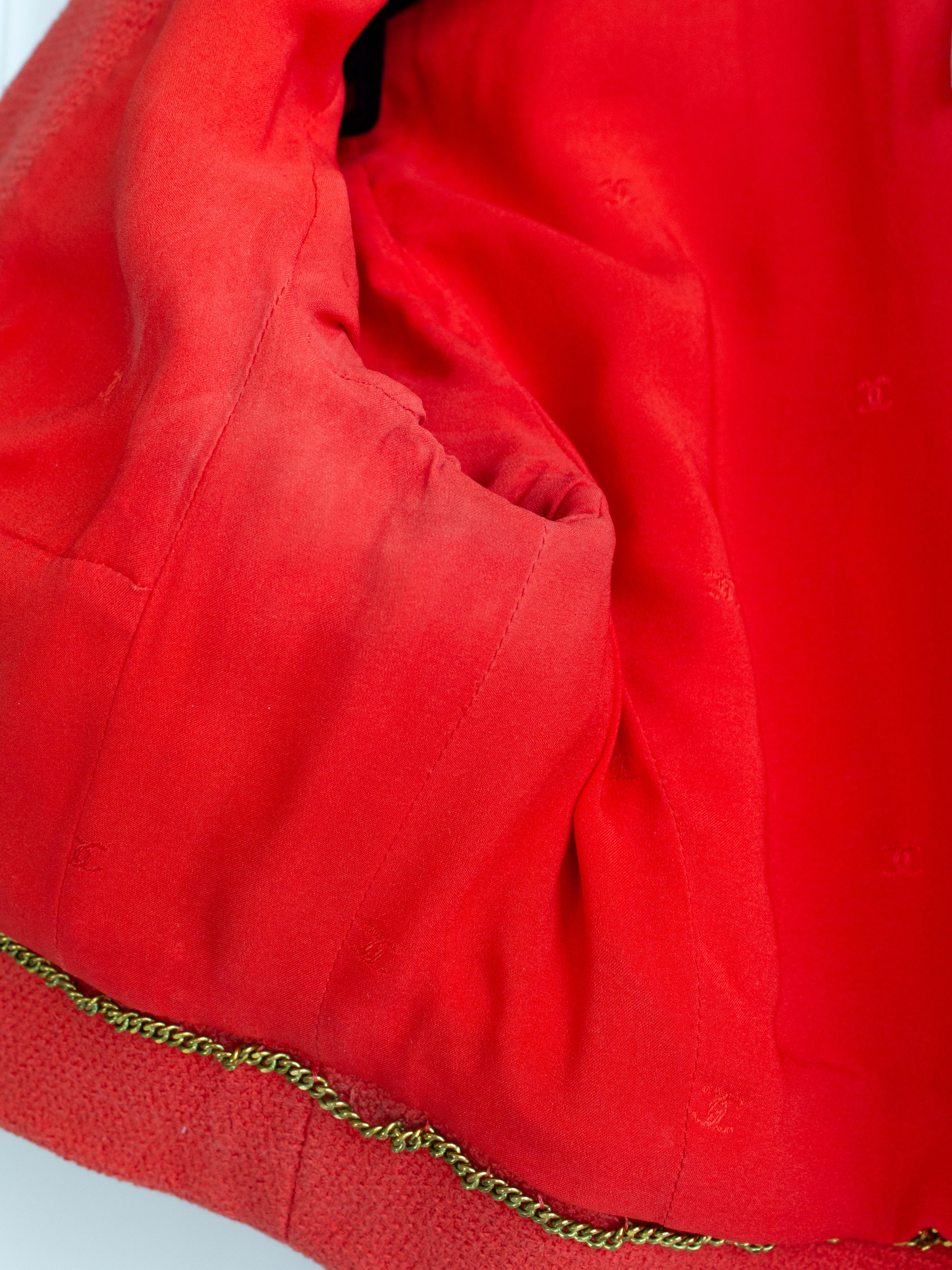 Iconic Chanel Vintage S/S1995 Barbie Cropped Red Black 95P Jacket 9