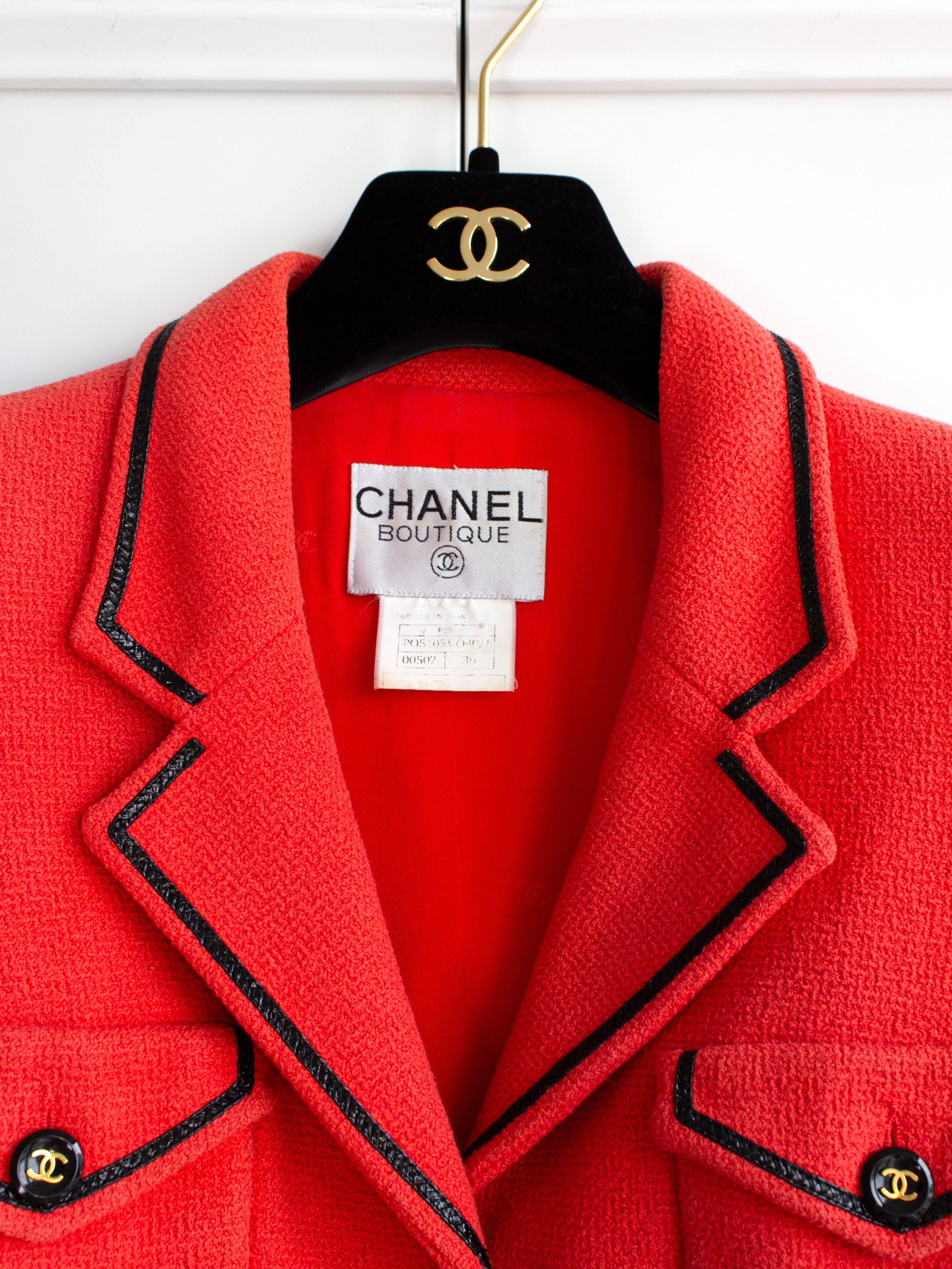 Iconic Chanel Vintage S/S1995 Barbie Cropped Red Black 95P Jacket  For Sale 4