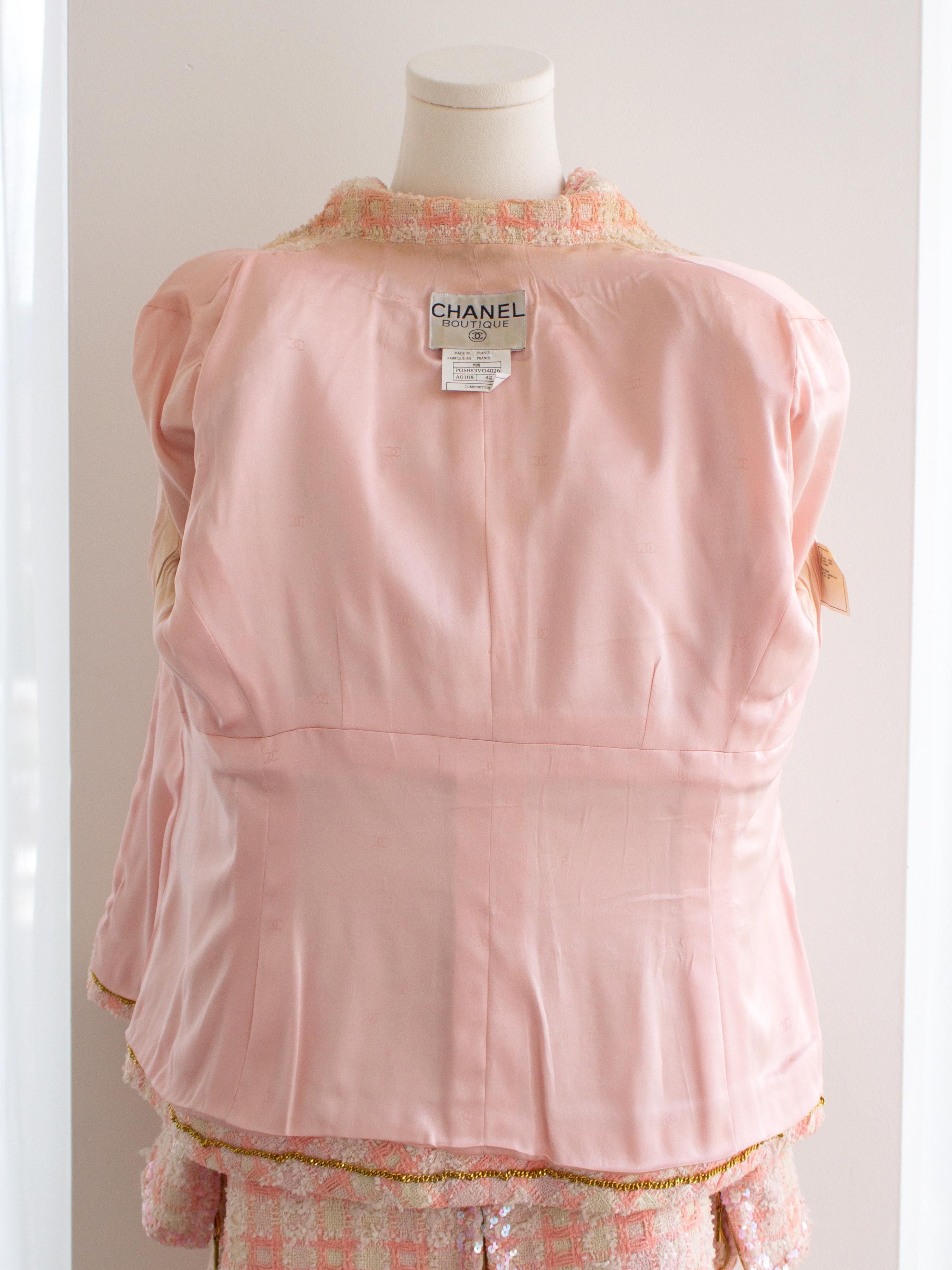 Iconic Chanel Vintage S/S1995 Barbie Pink Sequin Tweed 95P Jacket Suit For Sale 6