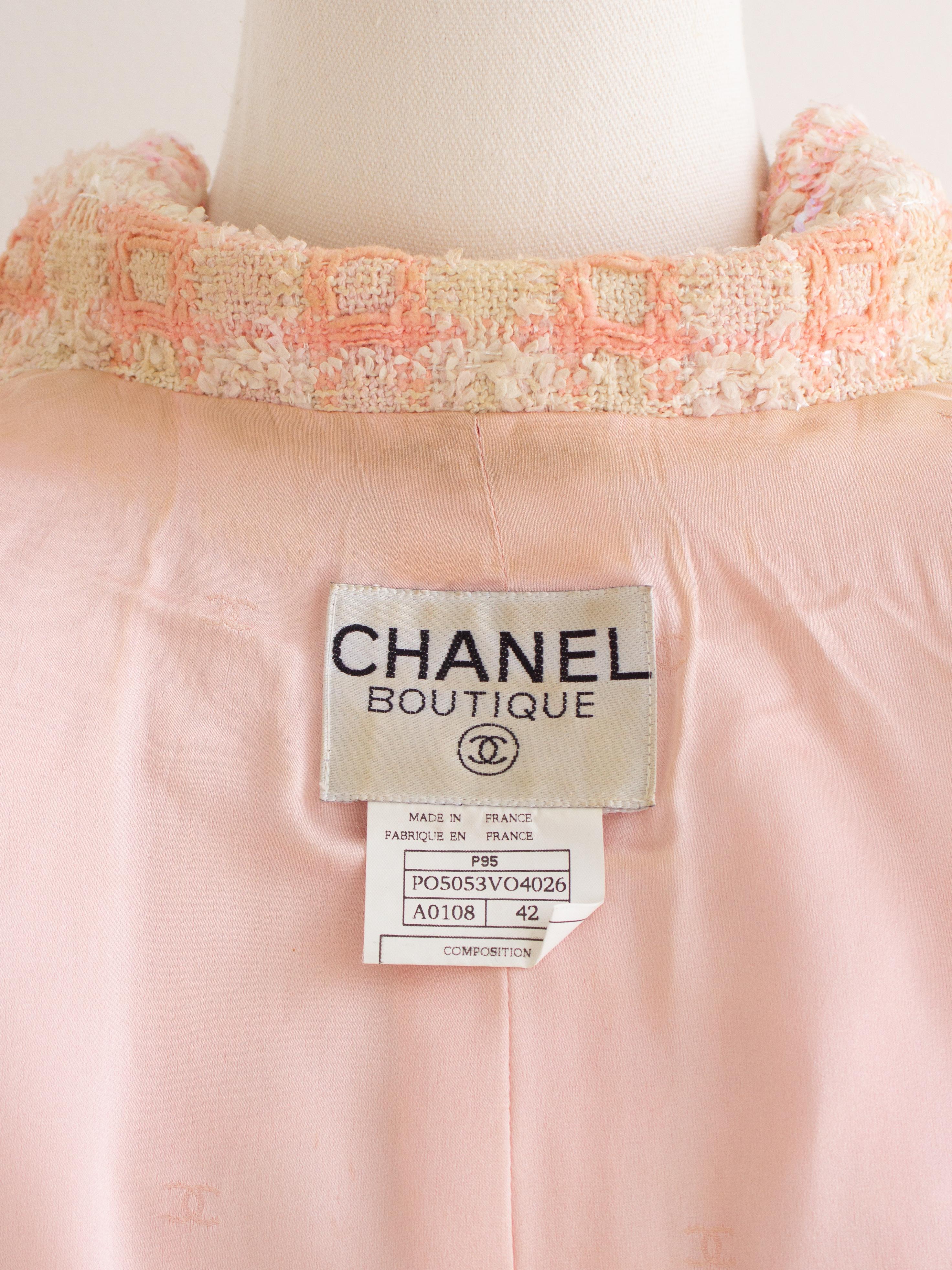 Iconic Chanel Vintage S/S1995 Barbie Pink Sequin Tweed 95P Jacket Suit For Sale 7
