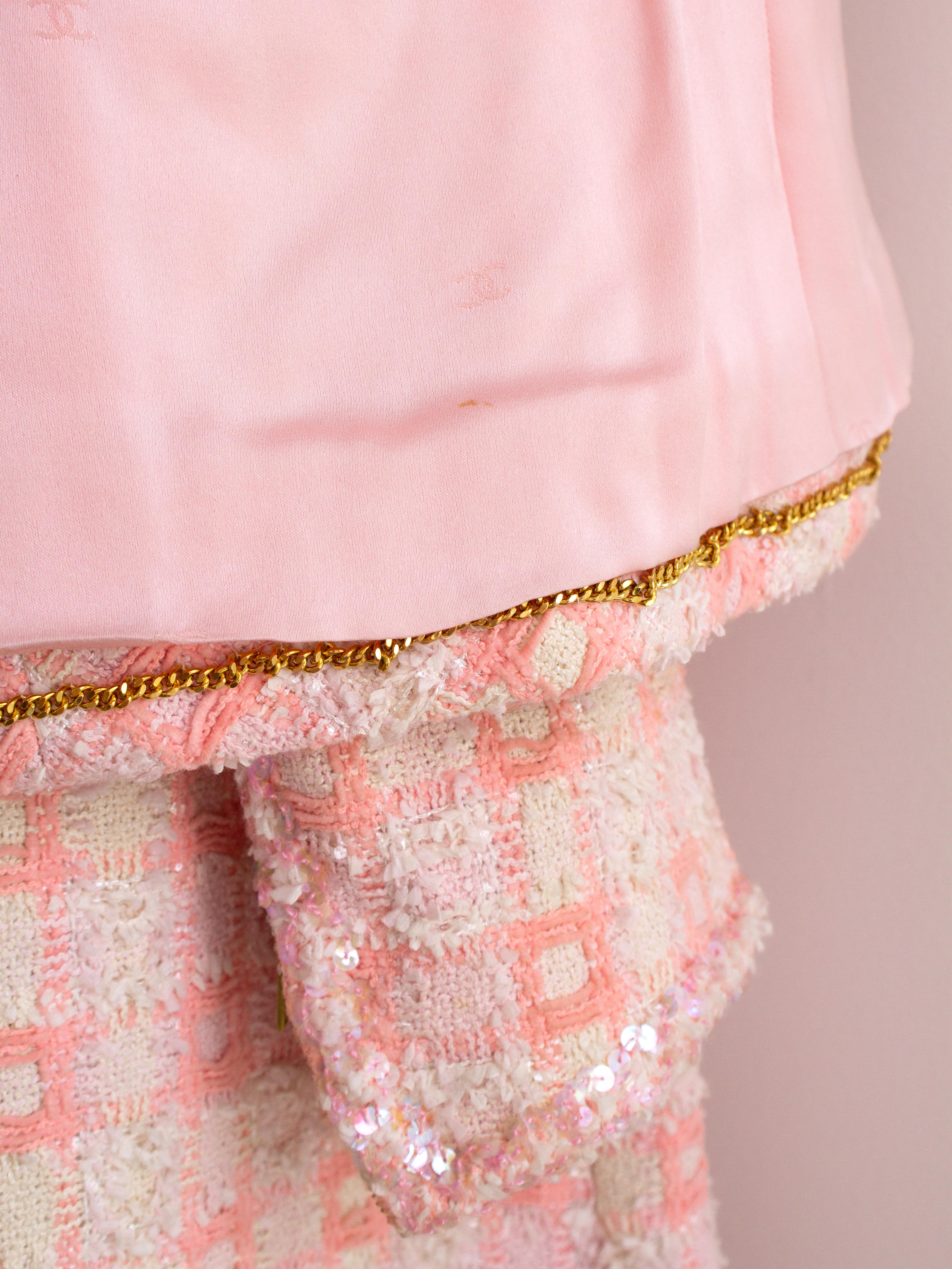 Iconic Chanel Vintage S/S1995 Barbie Pink Sequin Tweed 95P Jacket Suit For Sale 9