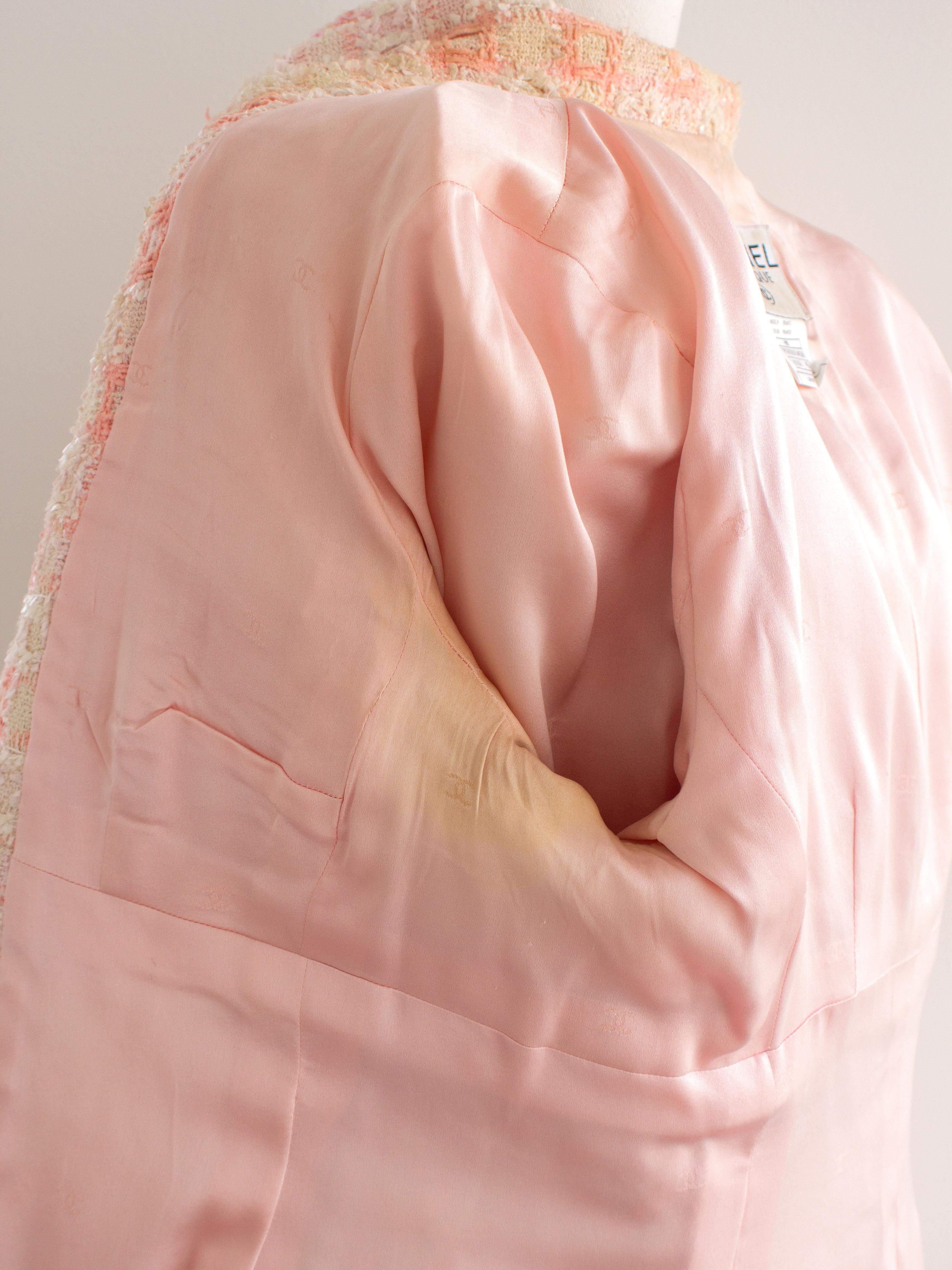 Iconic Chanel Vintage S/S1995 Barbie Pink Sequin Tweed 95P Jacket Suit For Sale 10