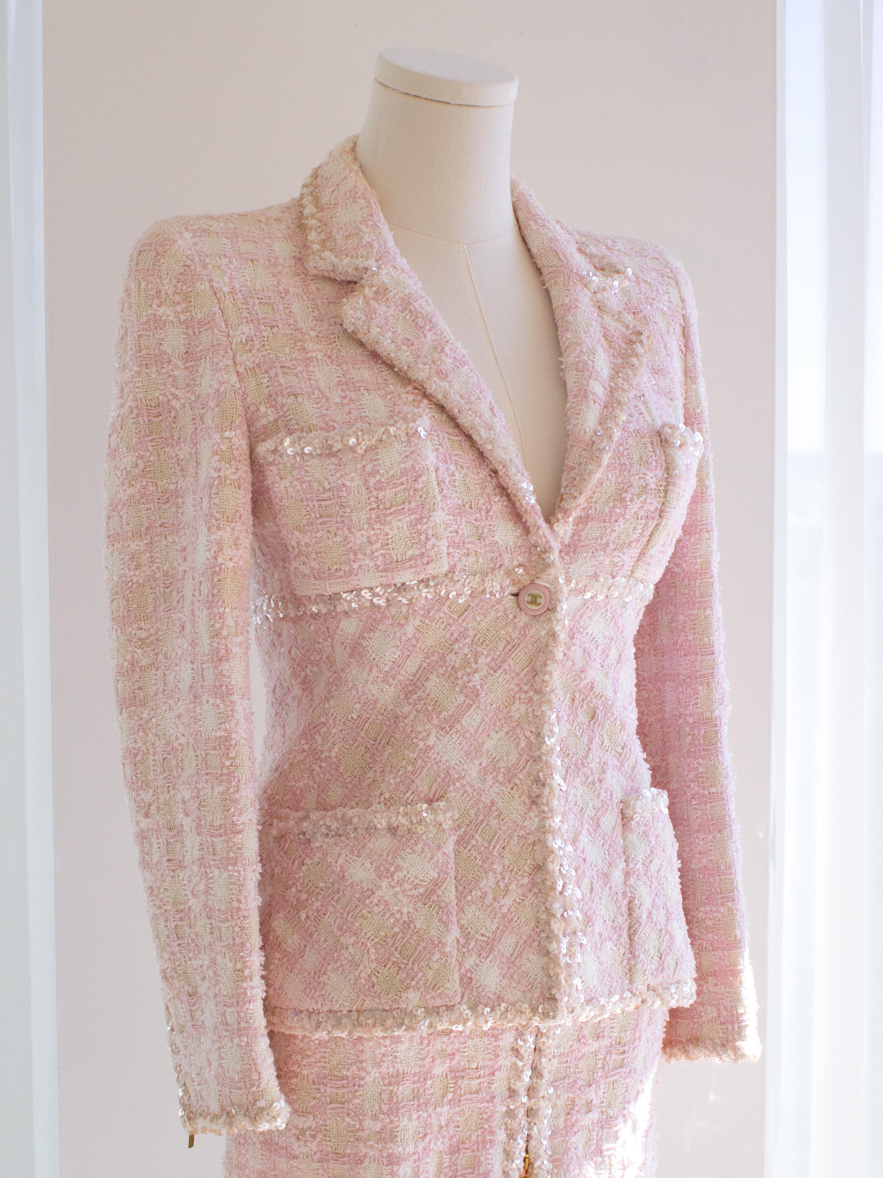Women's Iconic Chanel Vintage S/S1995 Barbie Pink Sequin Tweed 95P Jacket Suit
