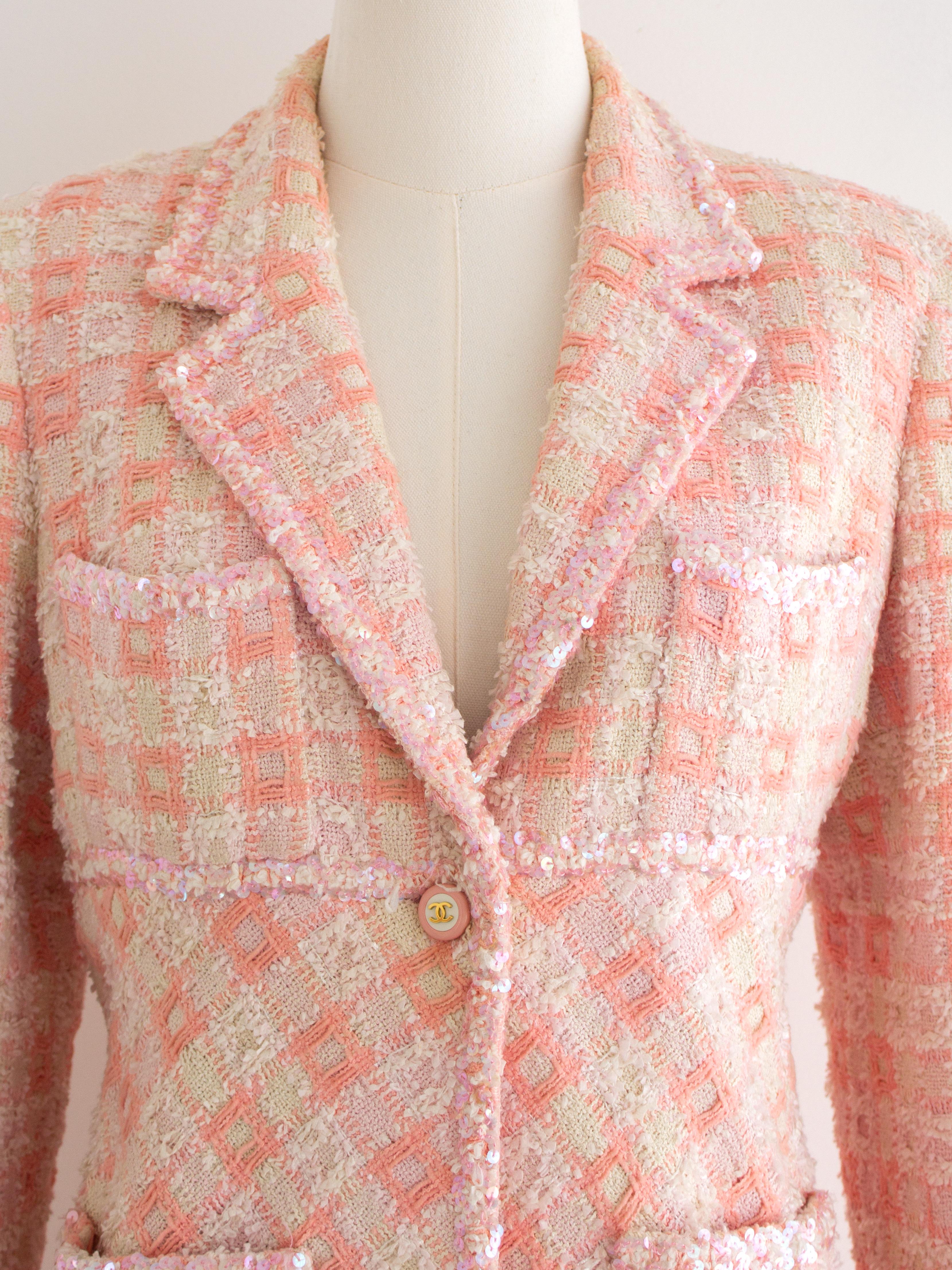 Women's Iconic Chanel Vintage S/S1995 Barbie Pink Sequin Tweed 95P Jacket Suit For Sale