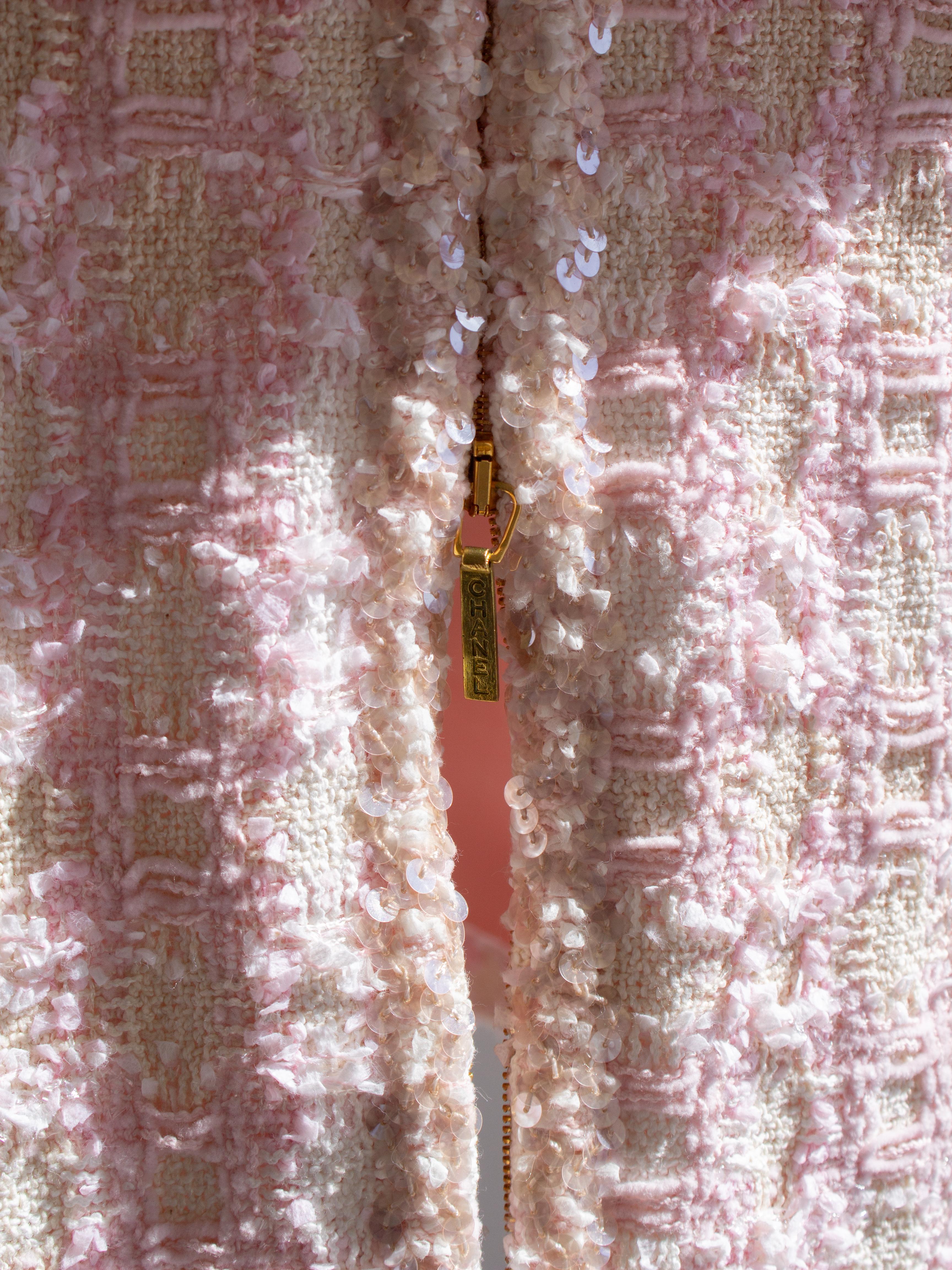 Iconic Chanel Vintage S/S1995 Barbie Pink Sequin Tweed 95P Jacket Suit 4