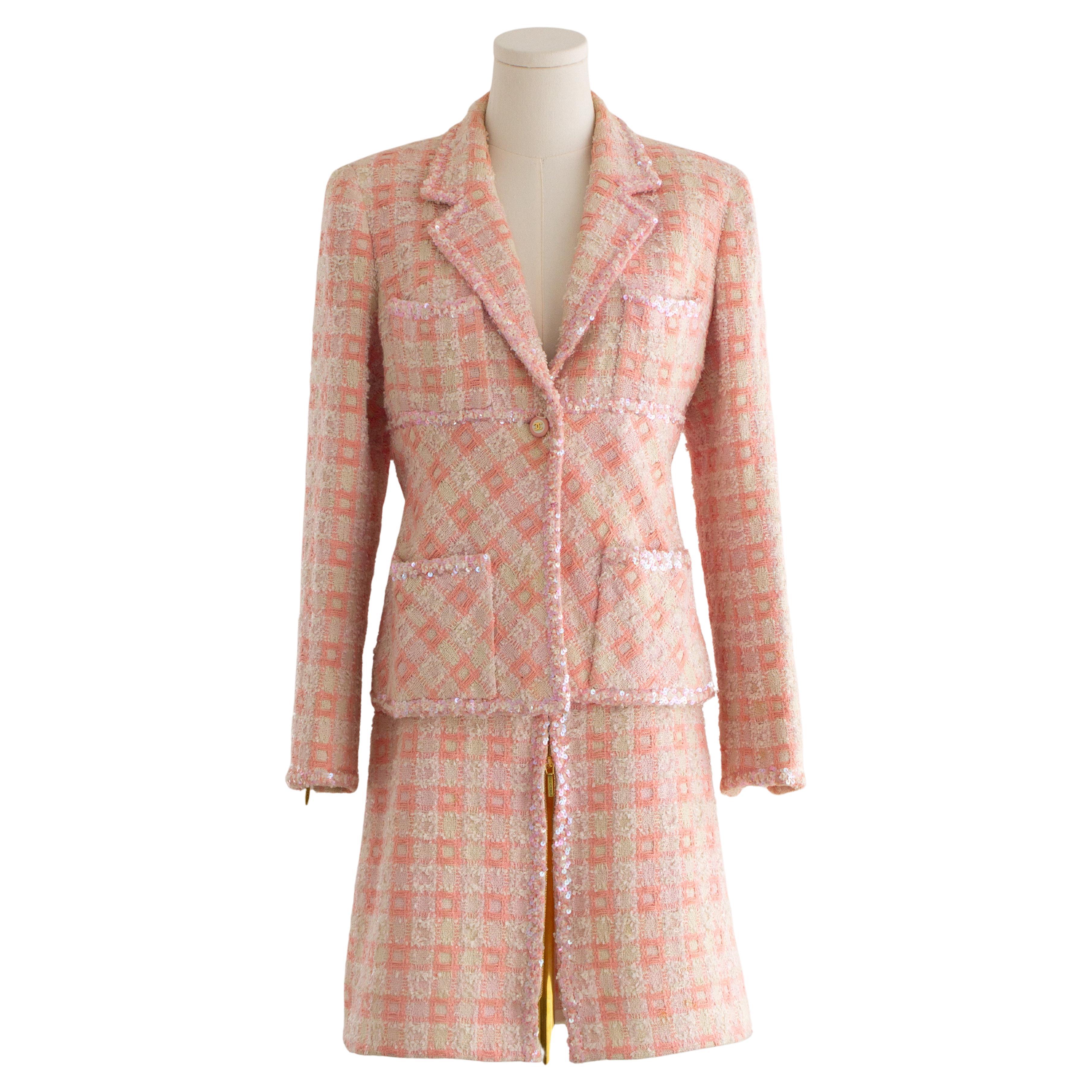 Iconico abito Chanel Vintage S/S1995 Barbie Pink Sequin Tweed 95P Jacket Suit