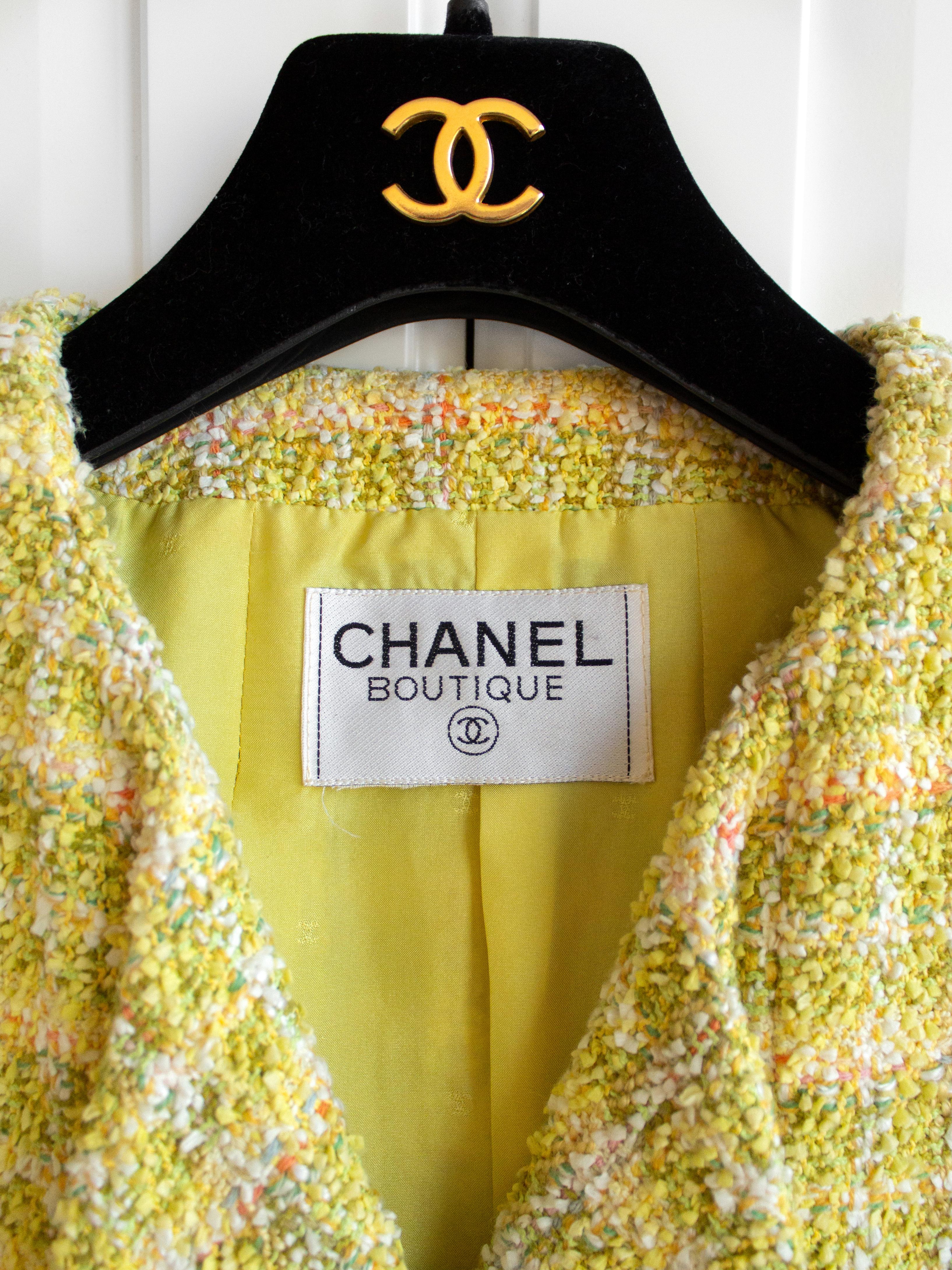 Women's Iconic Chanel Vintage Spring 1994 Yellow Tweed Bra Shorts Jacket 94P Suit