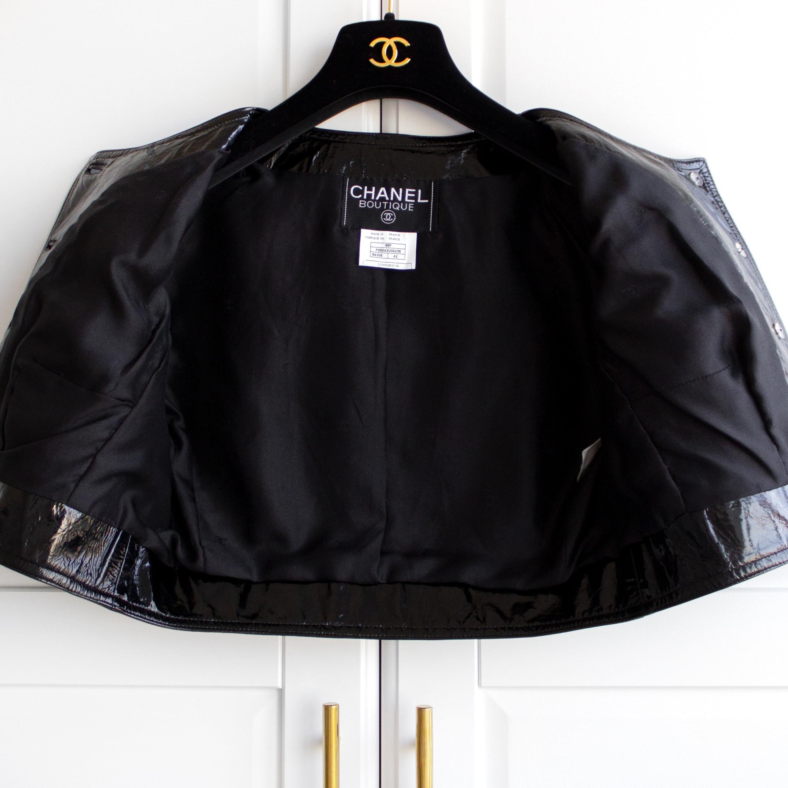 Iconic Chanel Vintage Spring 1995 Cropped Black Patent Leather 95P Jacket 6