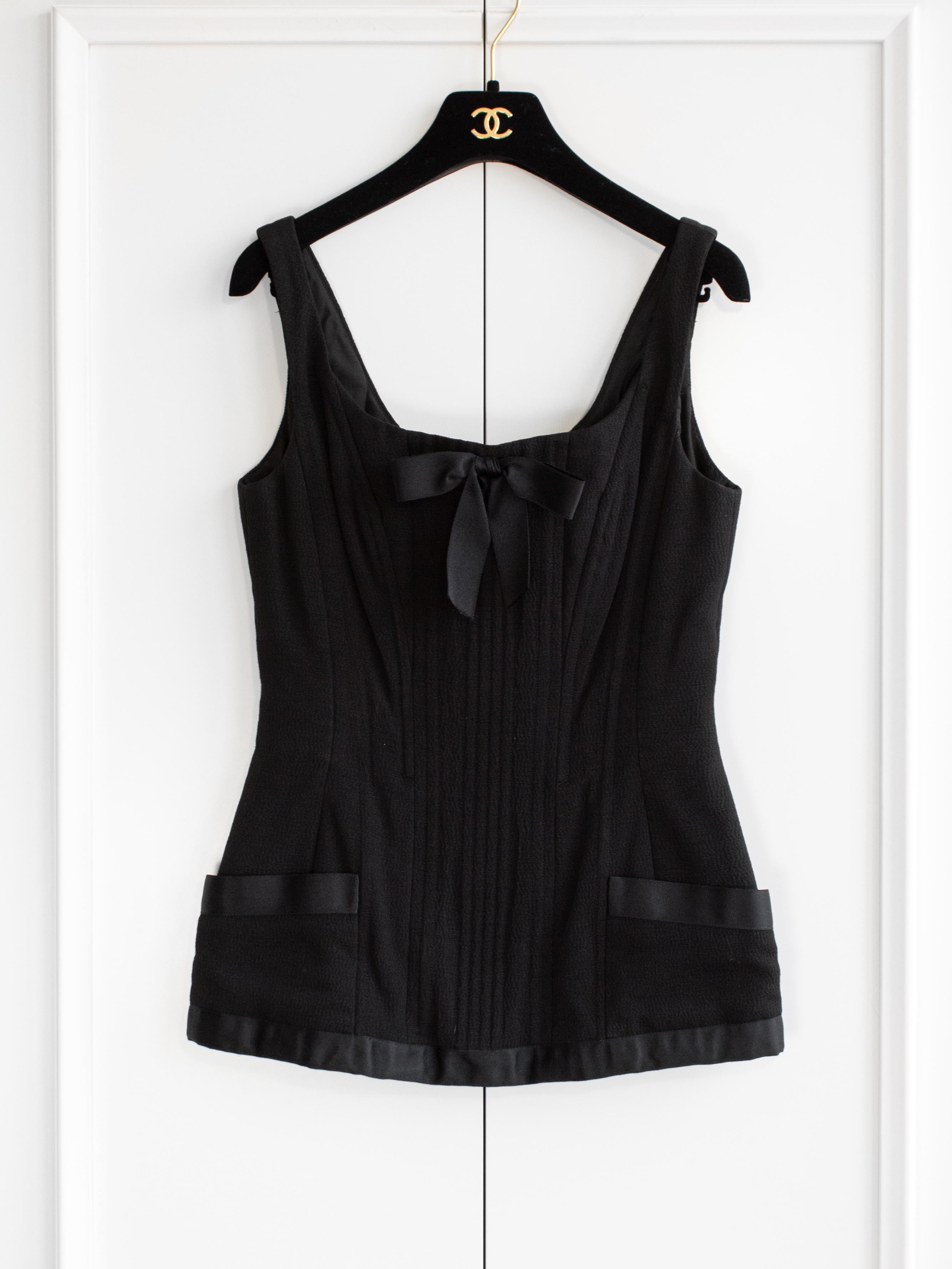 Iconic Chanel Vintage Spring/Summer 1993 Black Silk Bow 93P Corset Top In Excellent Condition In Jersey City, NJ