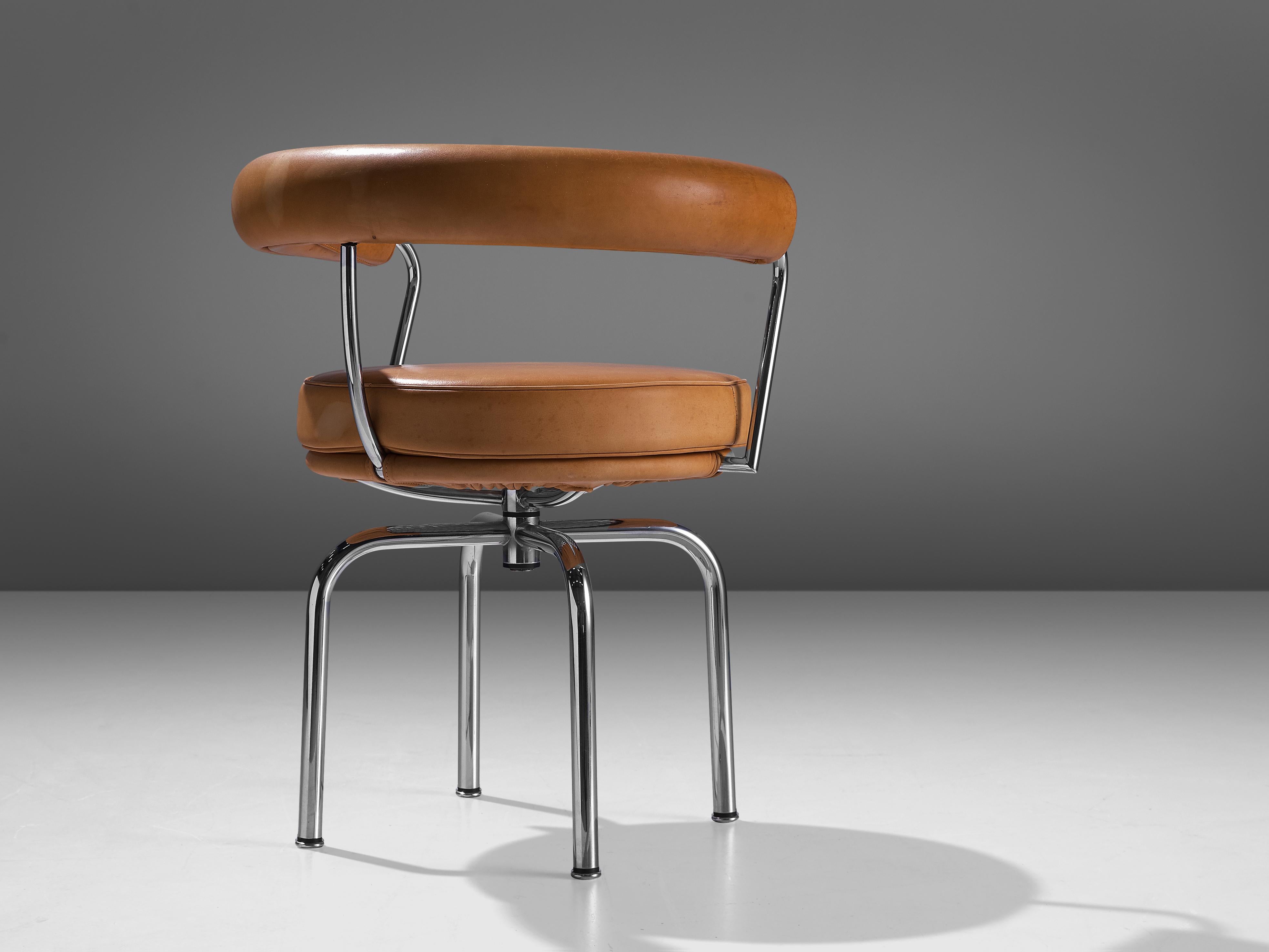 Mid-Century Modern Iconic Charlotte Perriand 'LC7' Swivel Chair in Tubular Steel and Cognac Leather