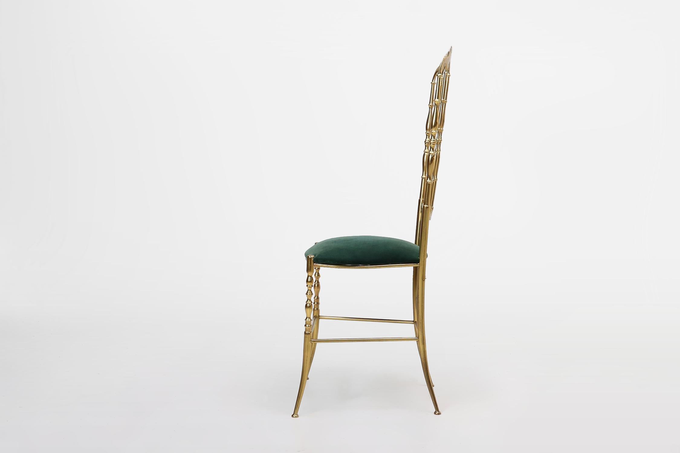 Italy / 1970 / chair / Chiavari / Giuseppe Gaetano Descalzi / brass, velvet / mid-century / Hollywood regency / vintage 

This iconic chair in polished brass with green velvet upholstery was designed by Giuseppe Gaetano Descalzi and produced since