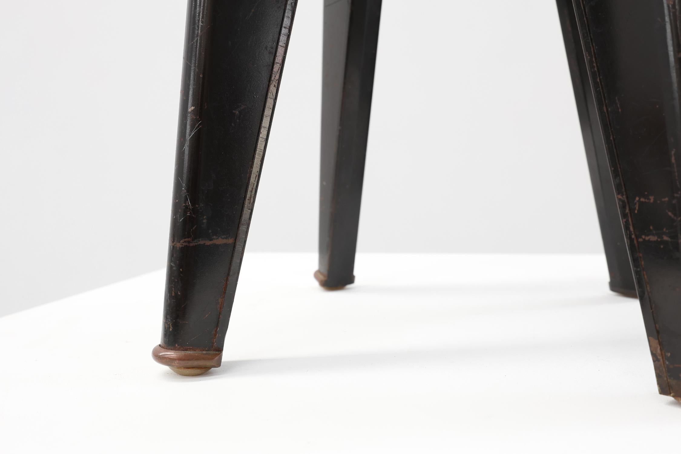 L'iconico sgabello Clemenceau di André Domin e Marcel Genevière, Francia  1957 in vendita 5