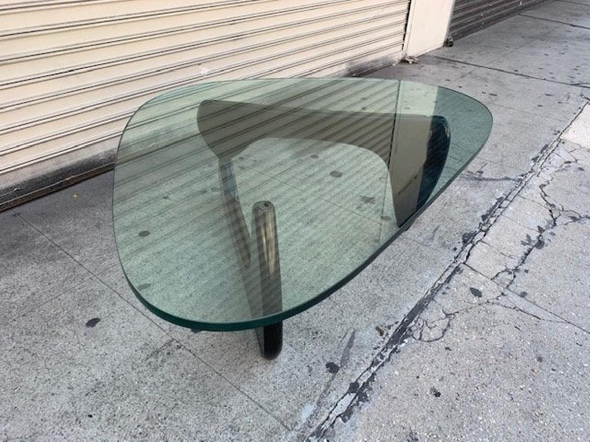 20th Century Iconic Coffee Table in Wood and Glass by Isamu Noguchi