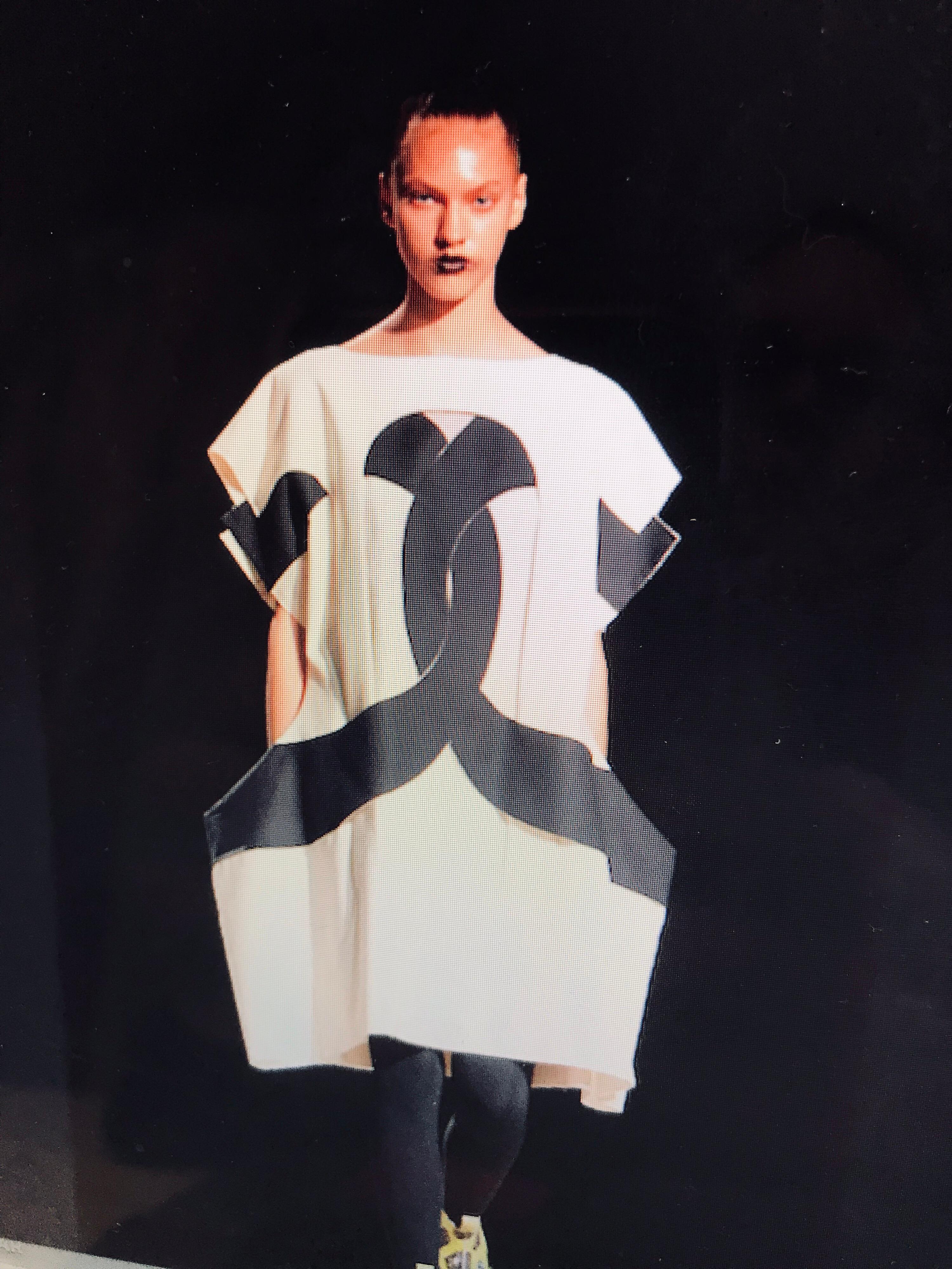 Iconic Comme des Garçons Black and White Flat Pack Runway Dress 2014 For Sale 8