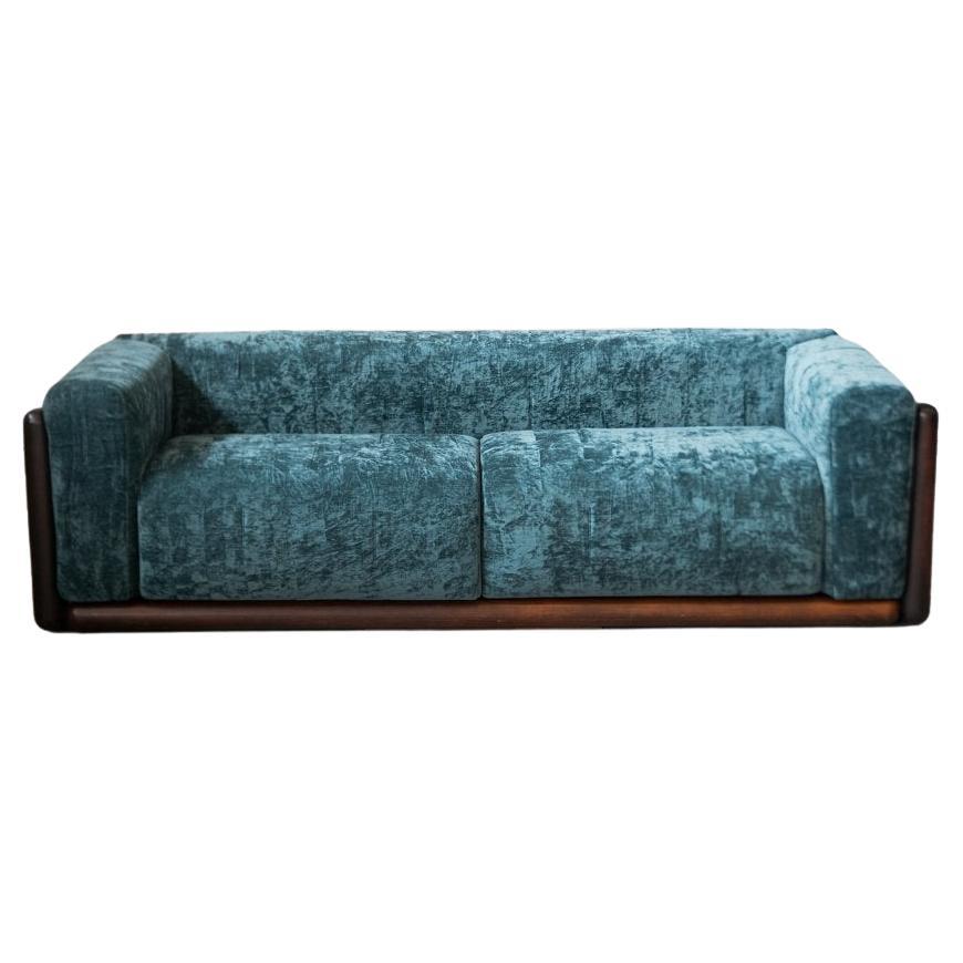 Iconic “Cornaro” Sofa by Carlo Scarpa for Gavina, 1973 – A Masterpiece of Italia