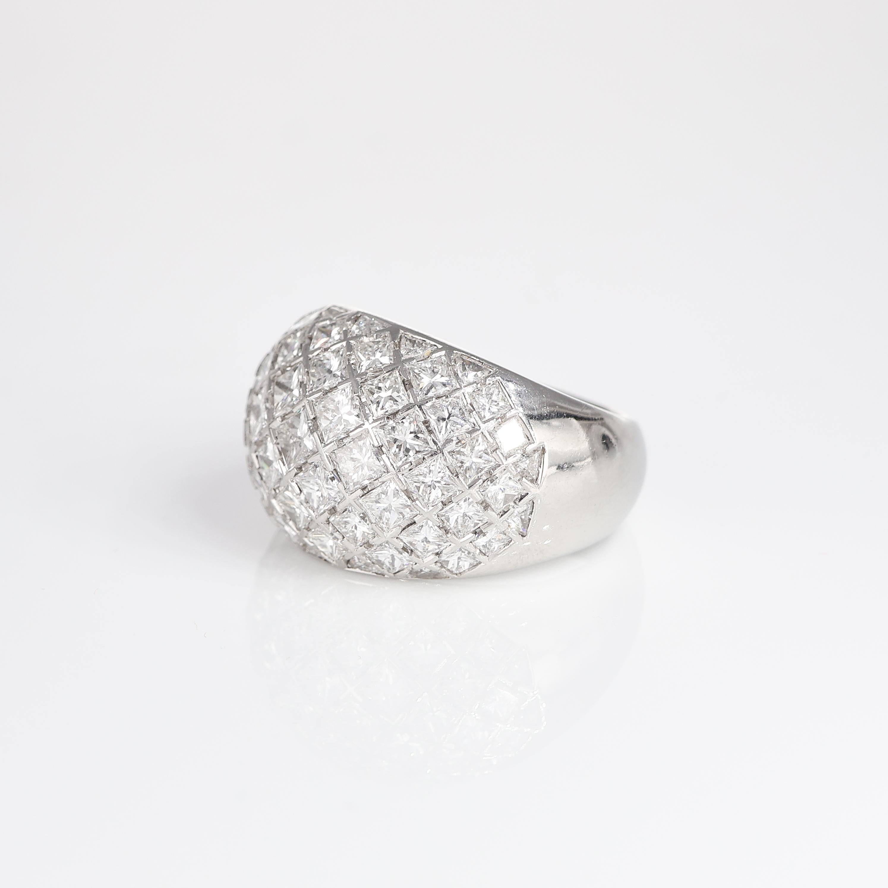 Iconic Curnis White Gold Band Ring with 5.10 Carats of Diamonds In New Condition For Sale In Bergamo, BG