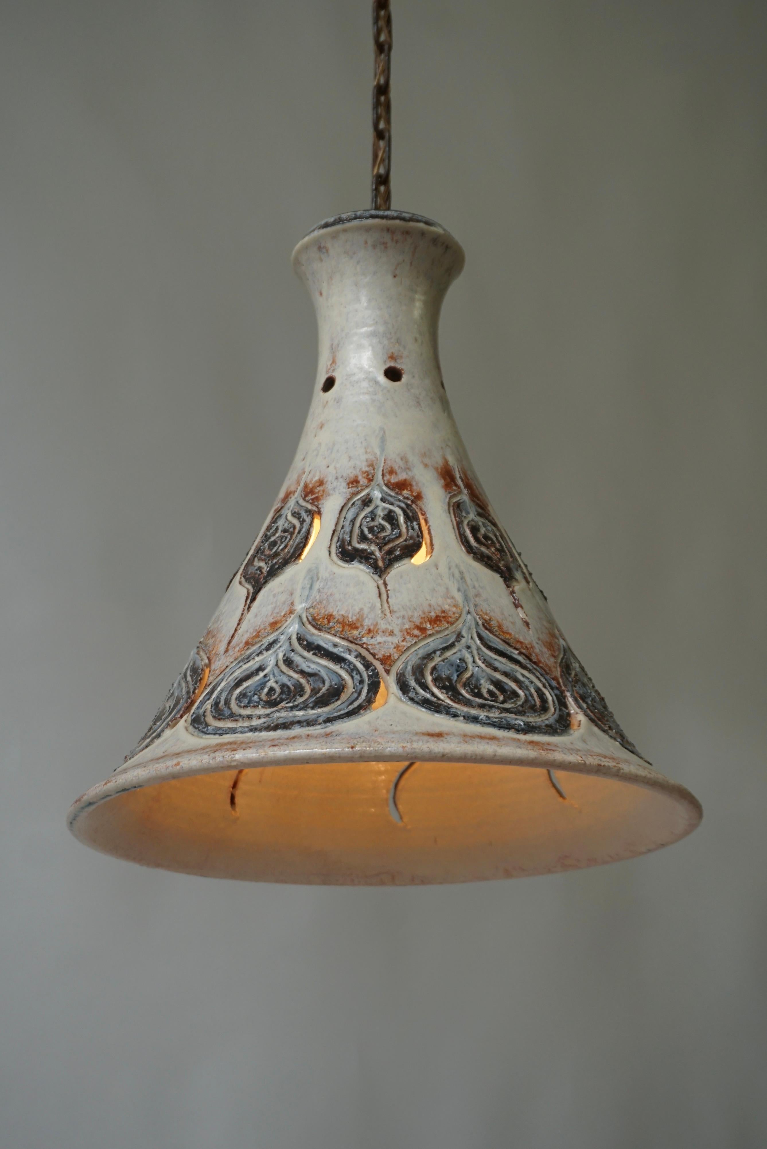Mid-Century Modern Lampe suspendue danoise emblématique en céramique en vente
