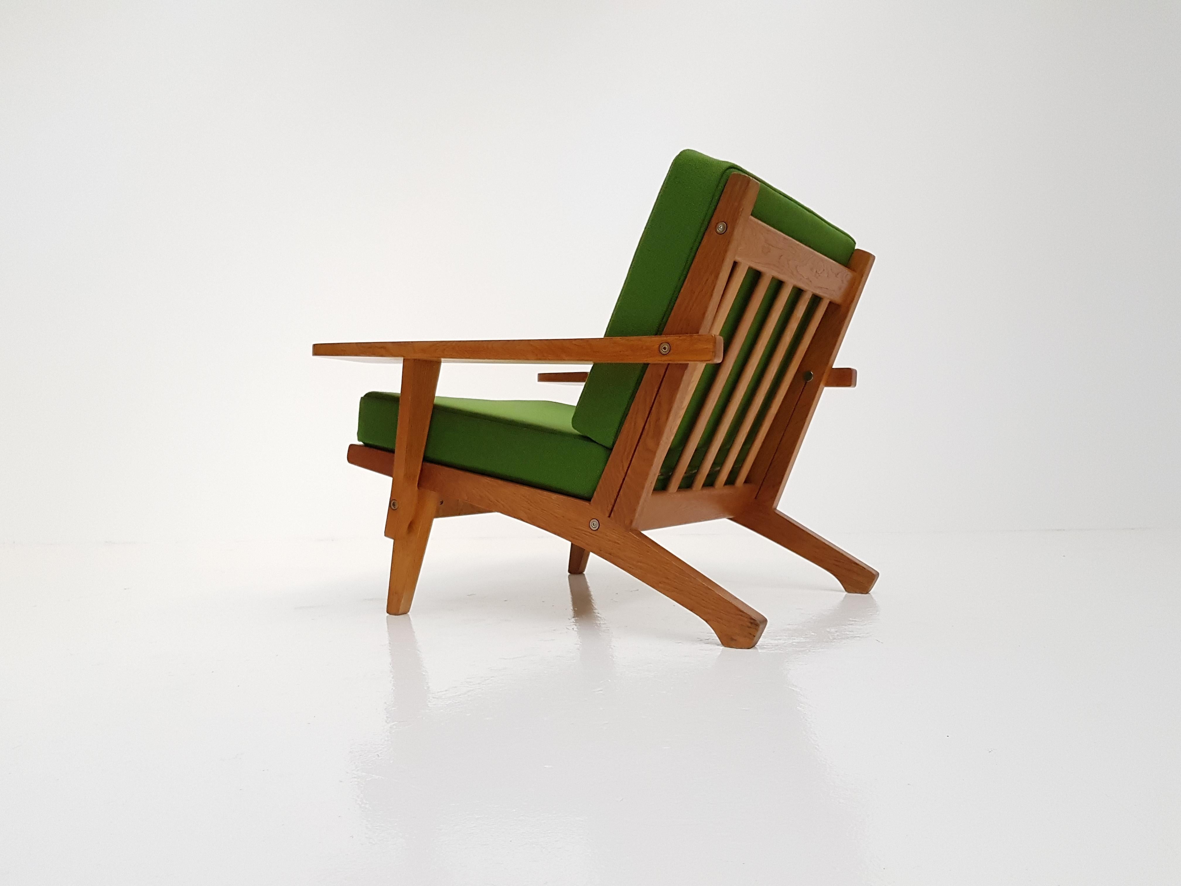Iconic Danish Hans J Wegner GE-375 Lounge Chair 1