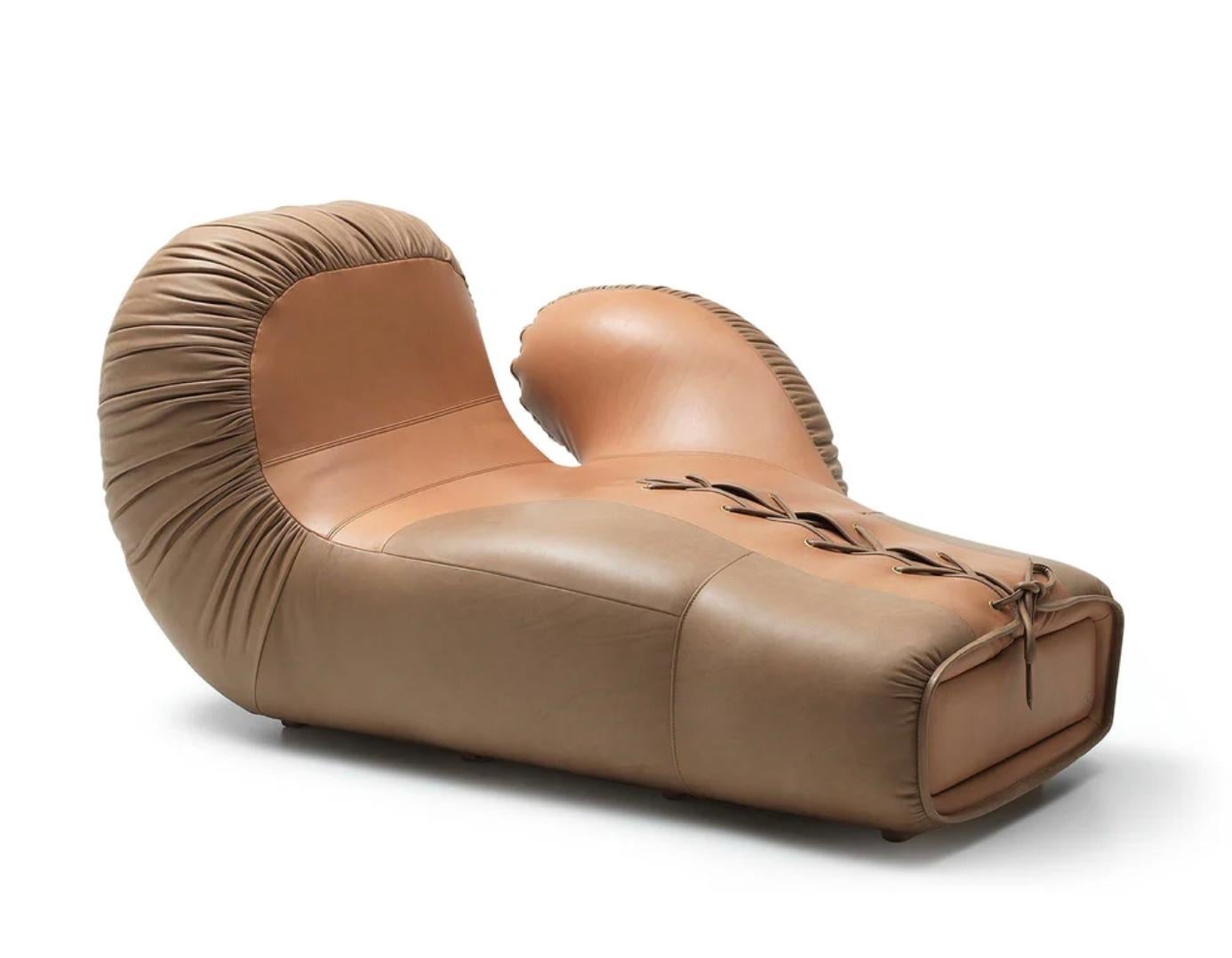 Canapé ou chaise longue à gants de boxe De Sede DS-2878/10 Version droite. Conçue en 1978, nouvelle - production actuelle,

Canapé à gants de boxe iconique. Une déclaration unique avec des détails exceptionnels. Oeillets en laiton. Patins en hêtre