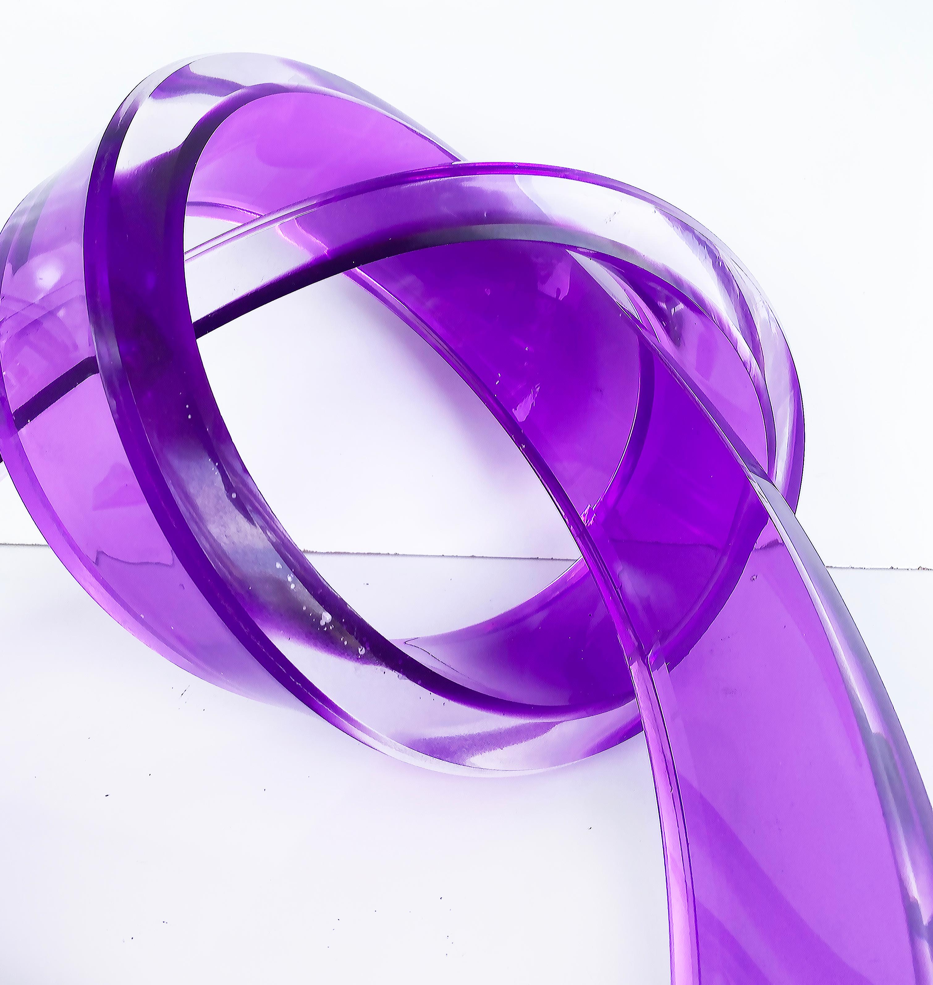 Iconic Design Thick Twisted Abstract Lucite Ribbon Sculpture, Purple  For Sale 3