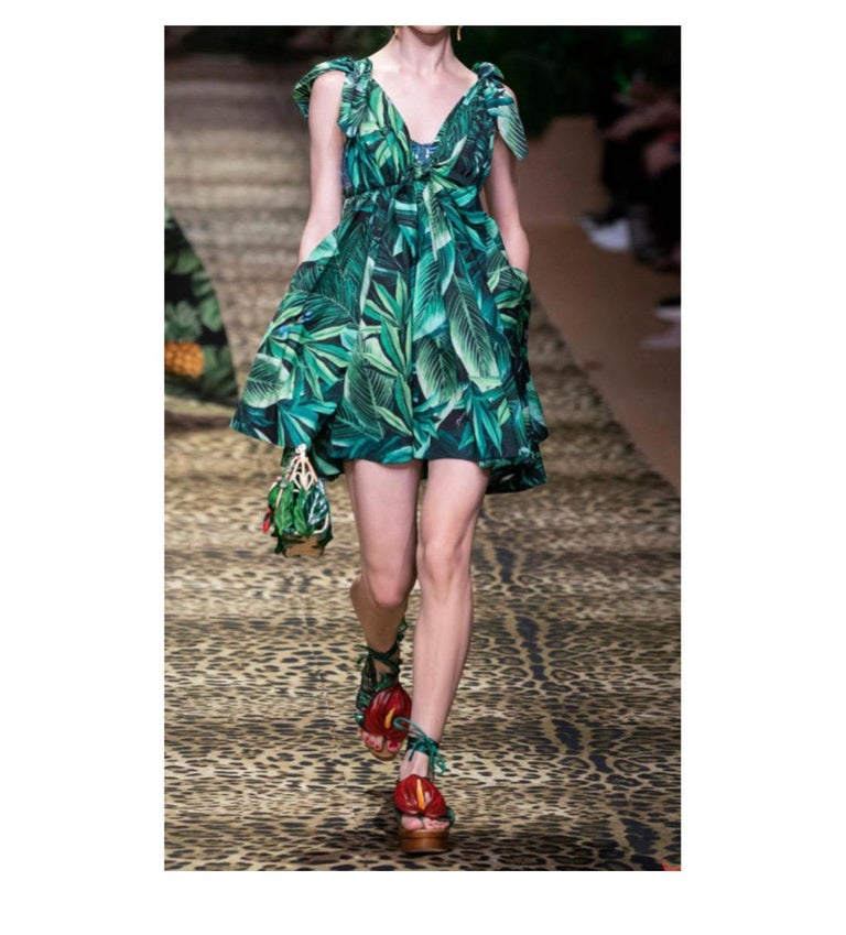 Iconic Dolce and Gabbana’s green Sicilian jungle dress For Sale at 1stDibs