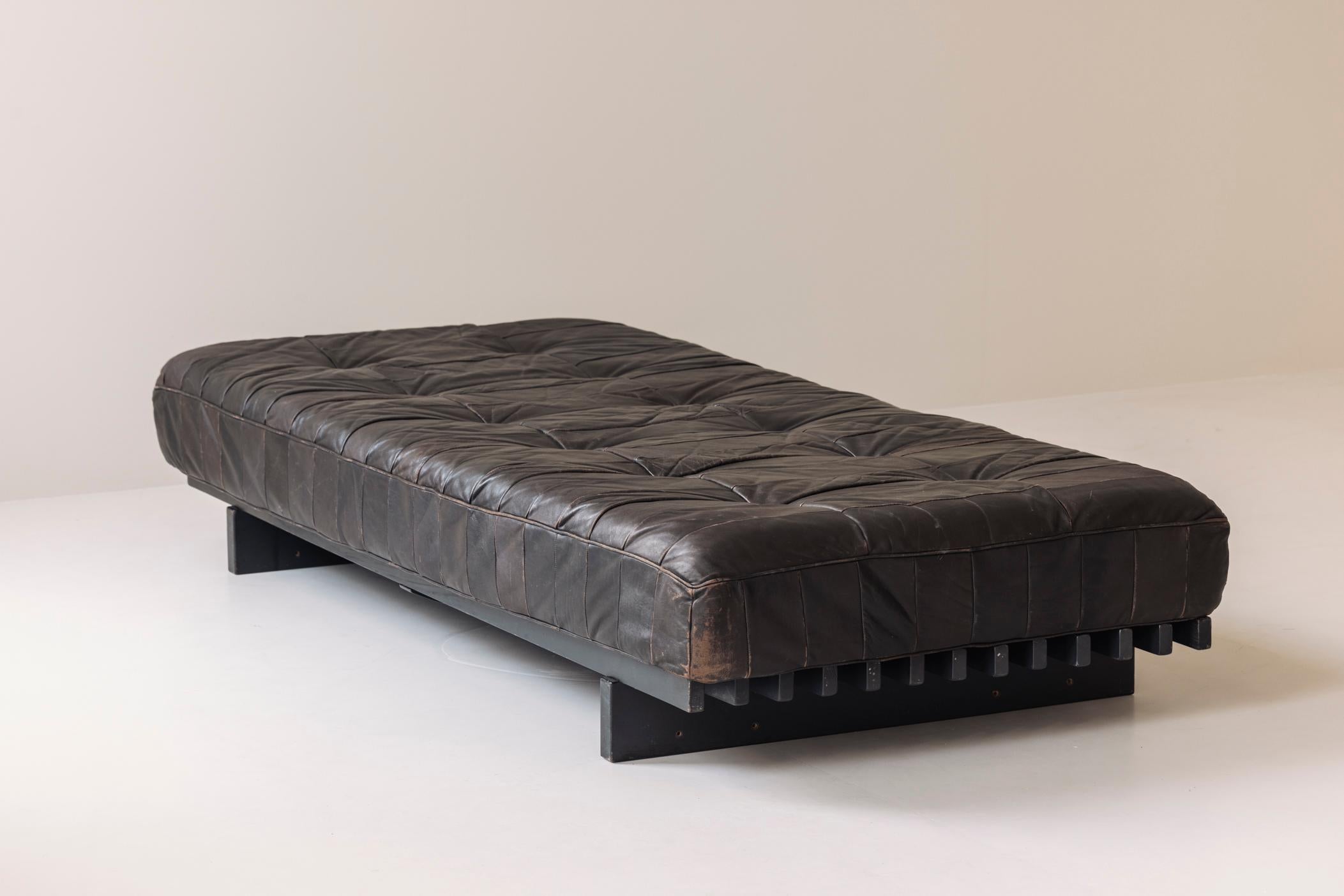 Leather Iconic DS-80 leather patchwork daybed by De Sede, Switzerland 1970s.