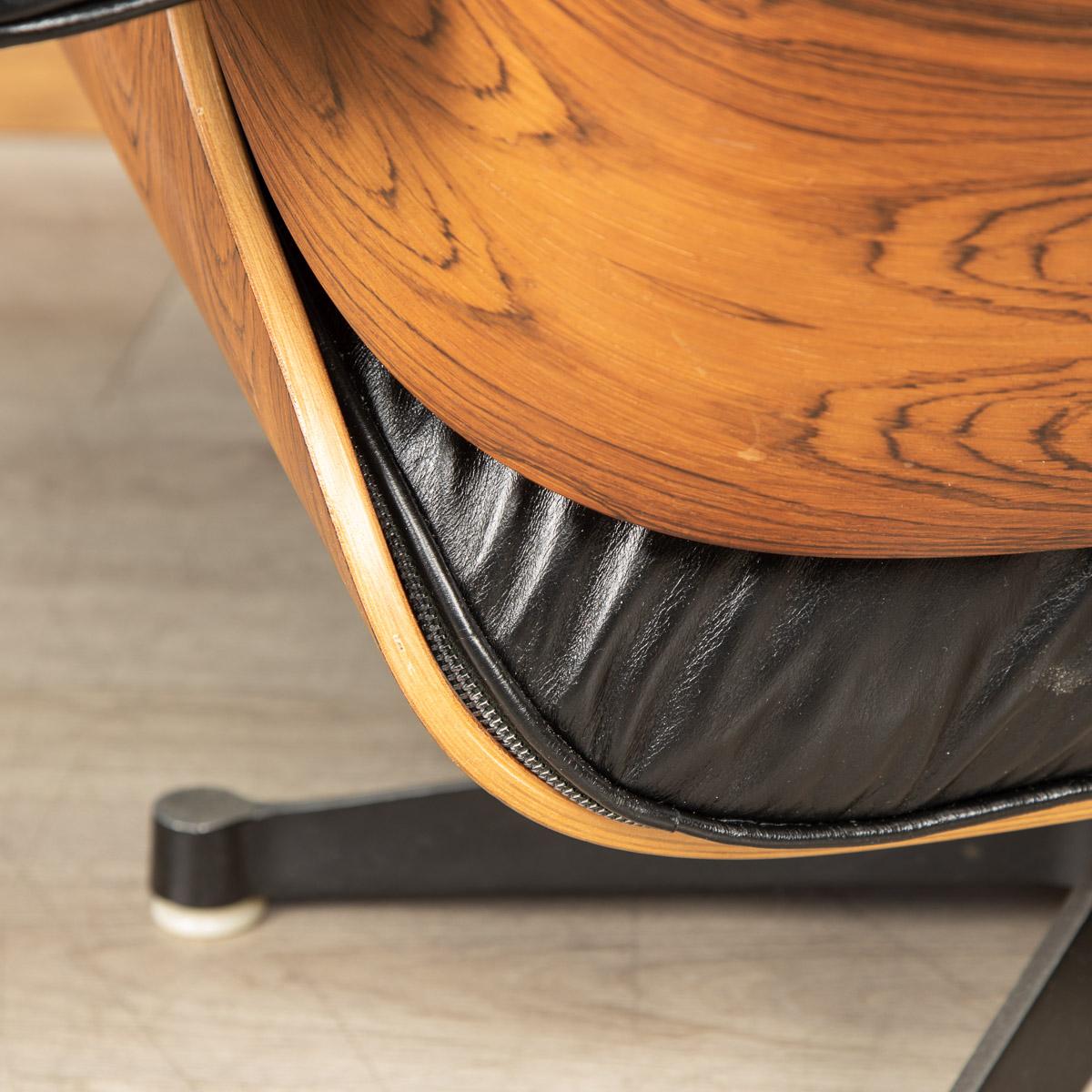 Icône de la chaise longue Eames en cuir noir de Mobilier International, c.C.1980 en vente 12
