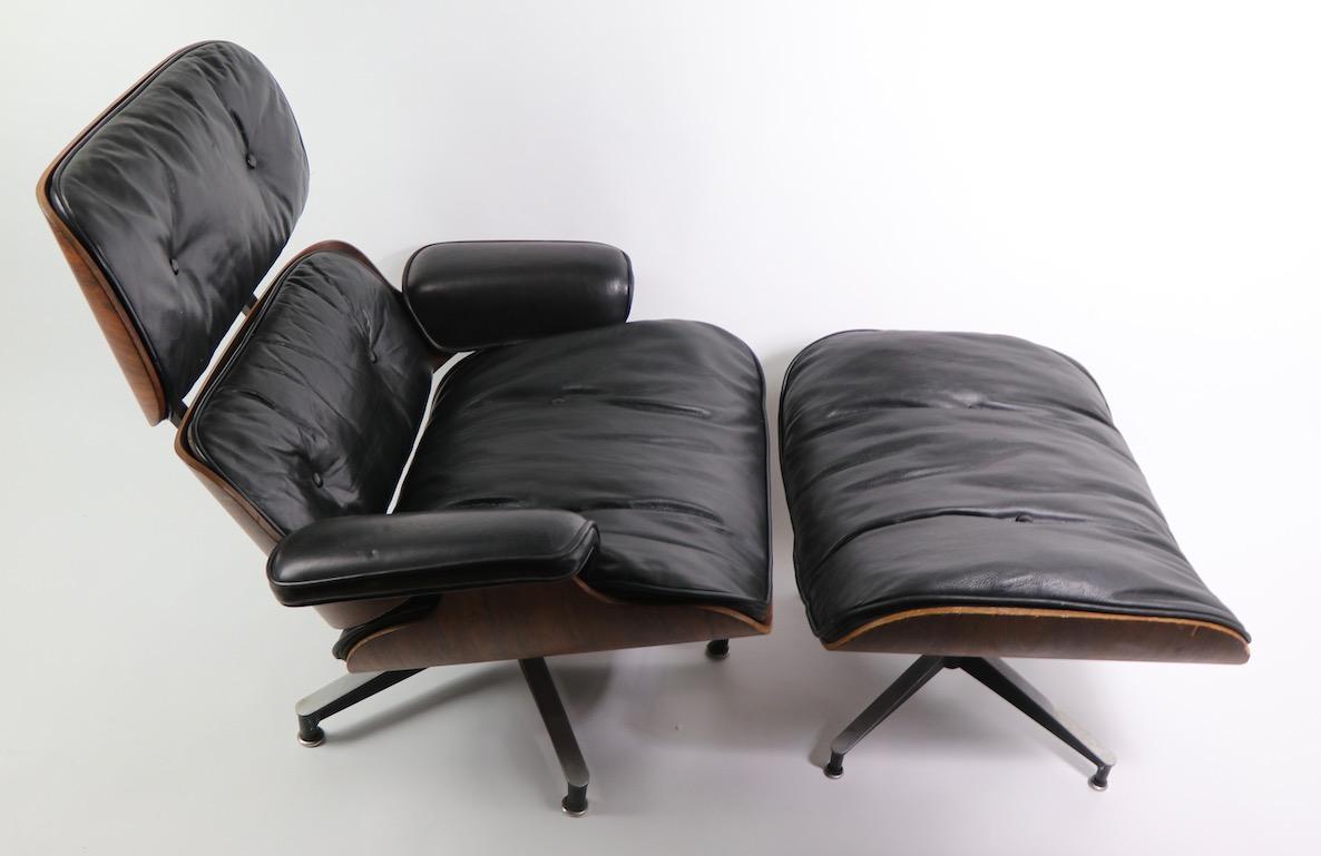 Mid-Century Modern Iconic Eames Lounge Chair and Ottoman in Rosewood