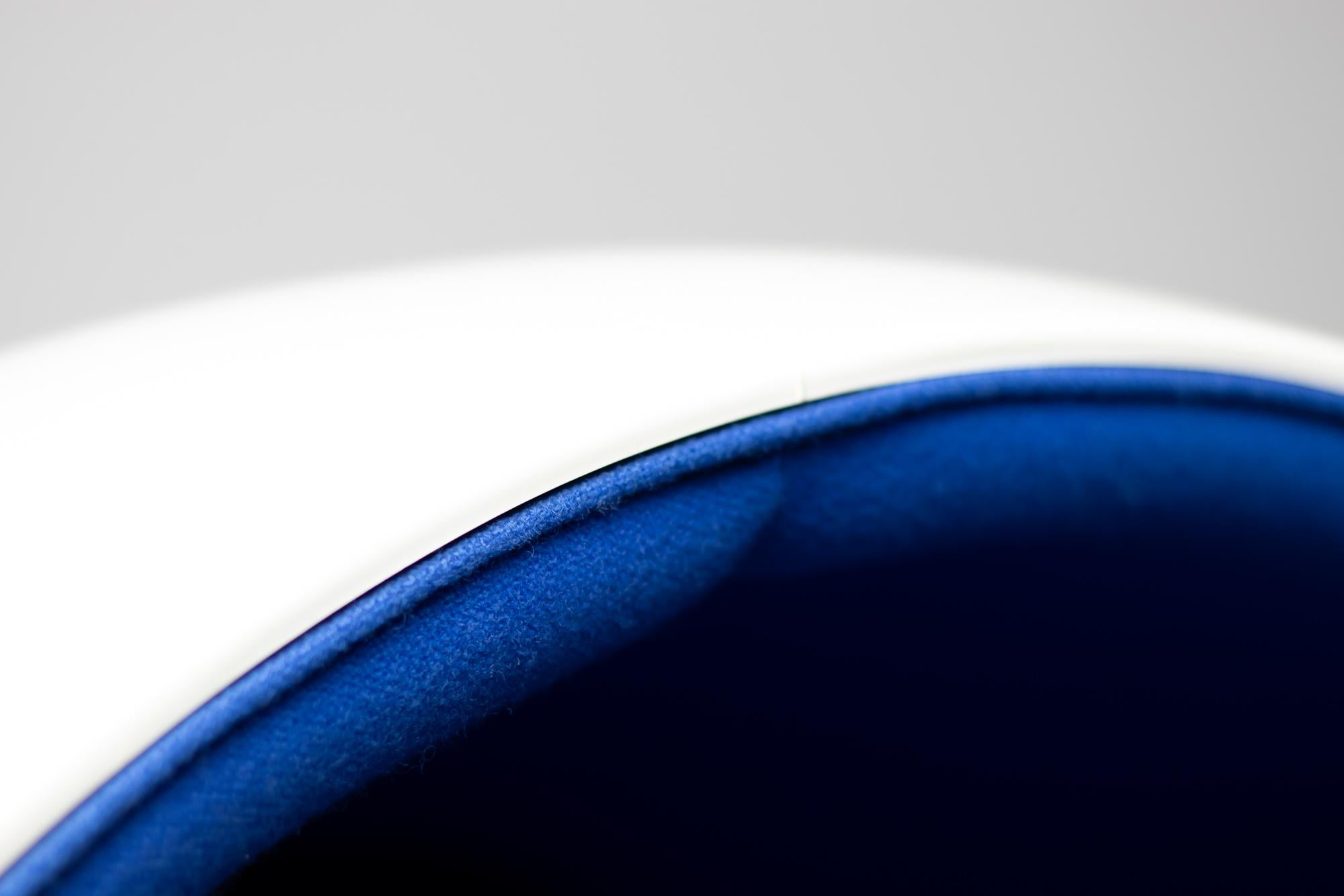 Mid-Century Modern Iconic Eero Aarnio Blue Swivel Ball Chair