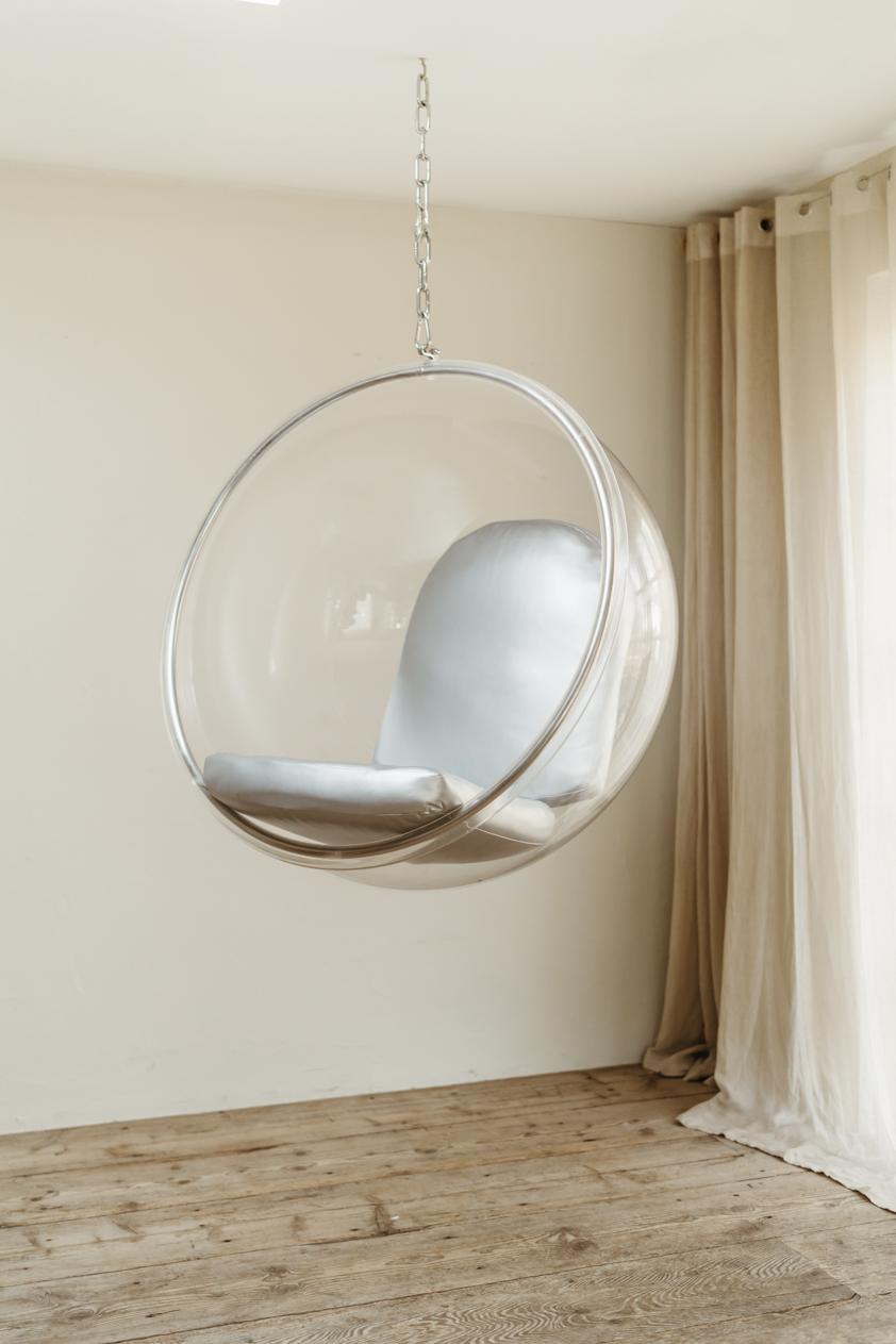 Finnish Iconic Eero Aarnio hanging Bubble chair  For Sale