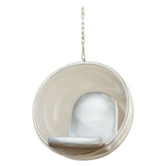 Iconic Eero Aarnio hanging Bubble chair
