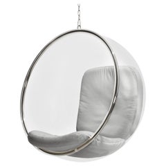 Fauteuil bulle emblématique Eero Aarnio en cuir blanc