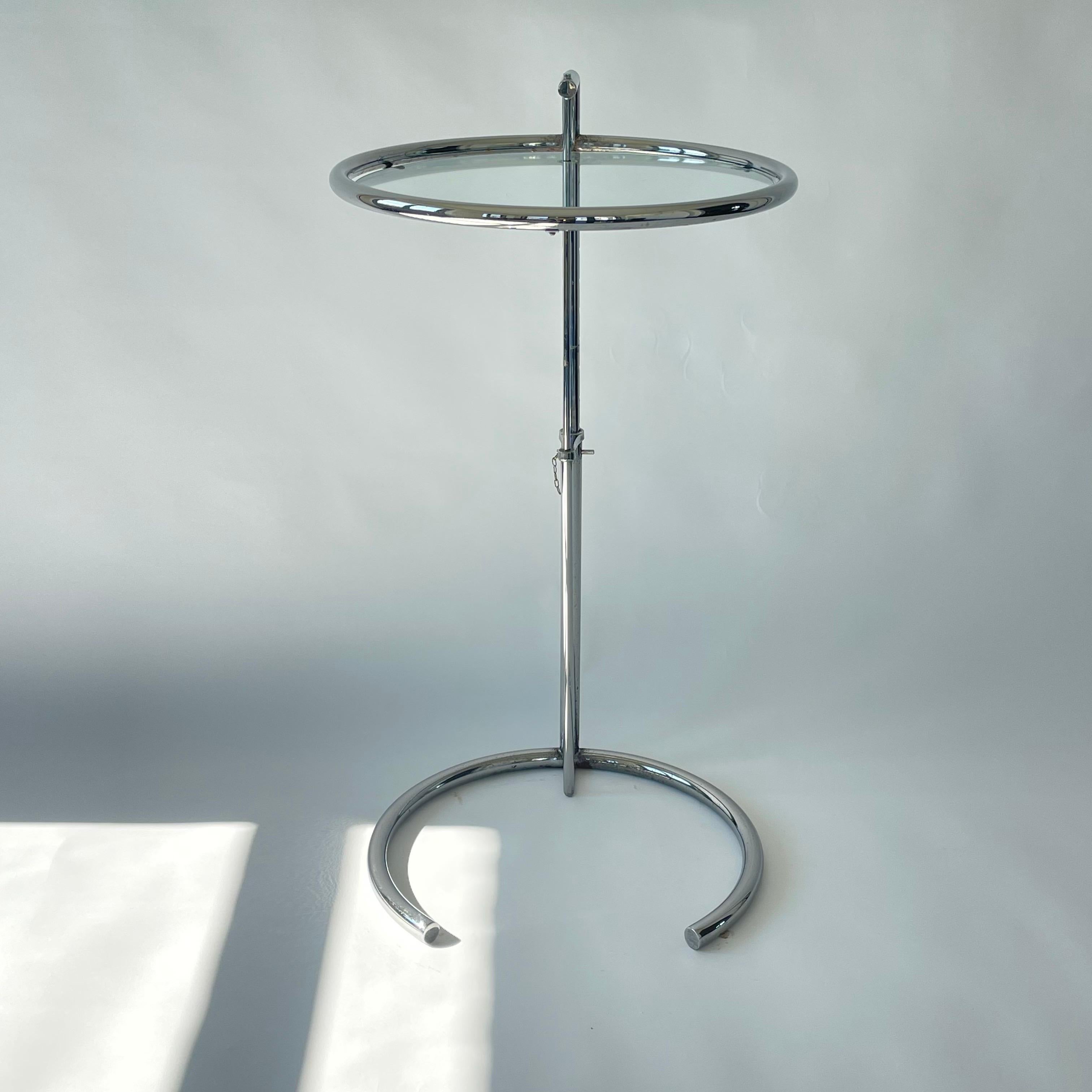 Table d'appoint réglable Eileen Gray E 1027 de ClassiCon Italie en vente 1
