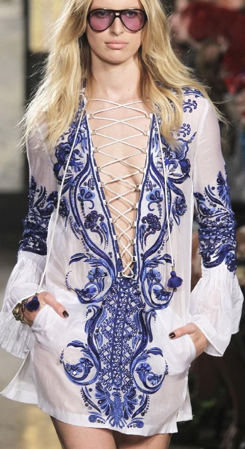 Women's Iconic Emilio Pucci White Embroidered & Beaded Mini Lace Up Dress Tunic It 42 For Sale