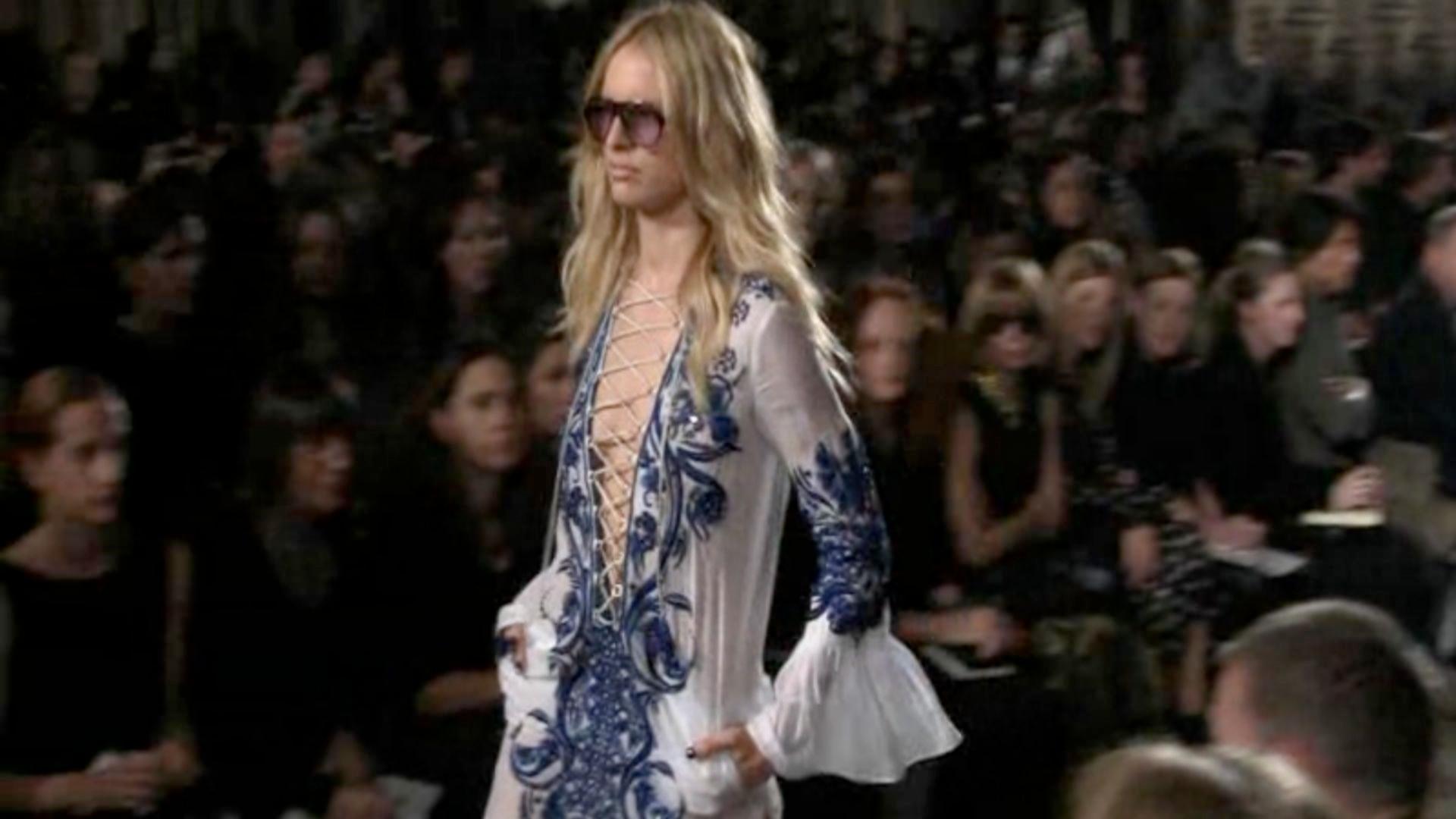 Iconic Emilio Pucci White Embroidered & Beaded Mini Lace Up Dress Tunic It 42 For Sale 1