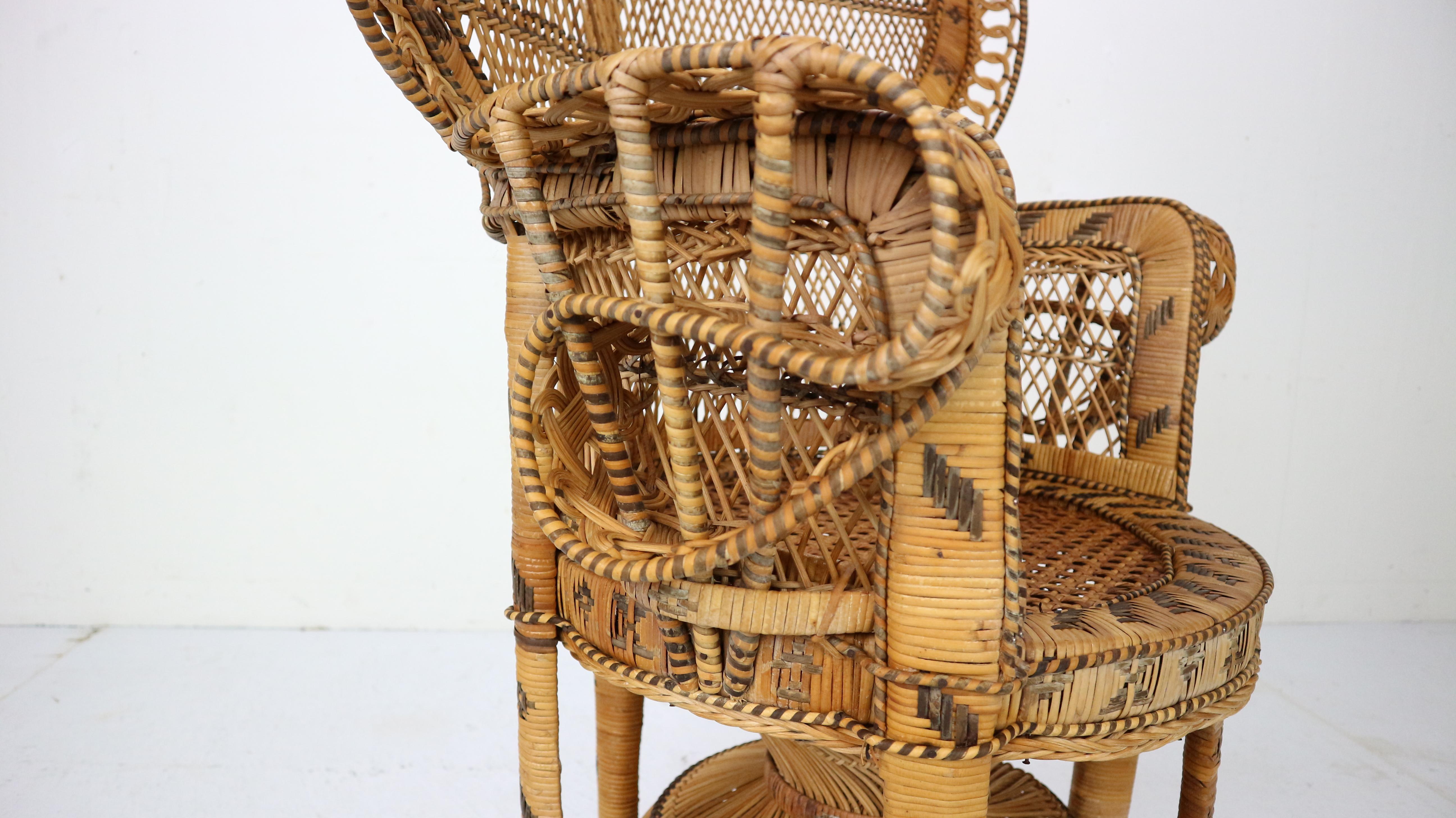 Ikonischer Emmanuelle Wicker Peacock Chair:: 1970 4