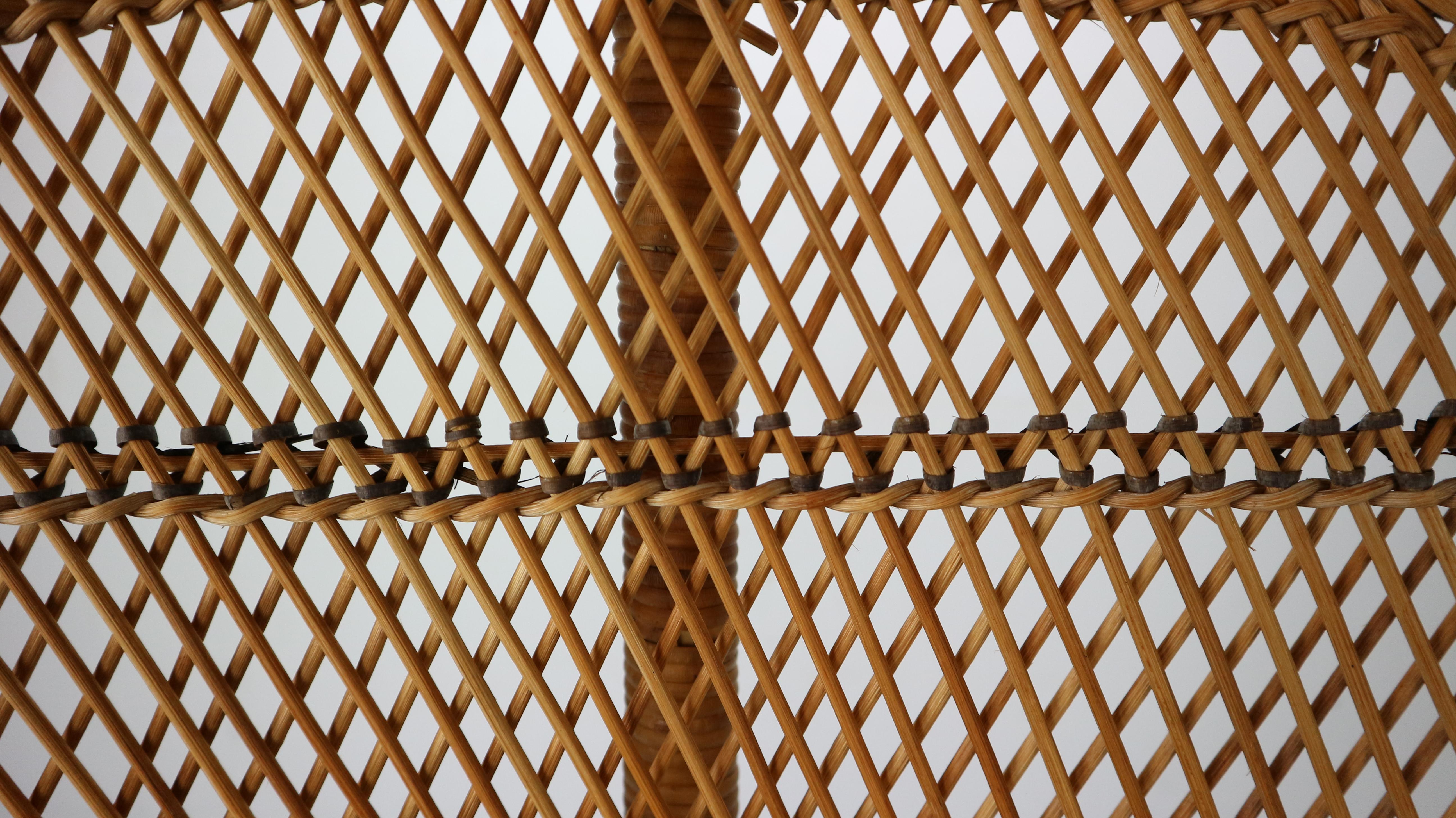 Ikonischer Emmanuelle Wicker Peacock Chair:: 1970 12