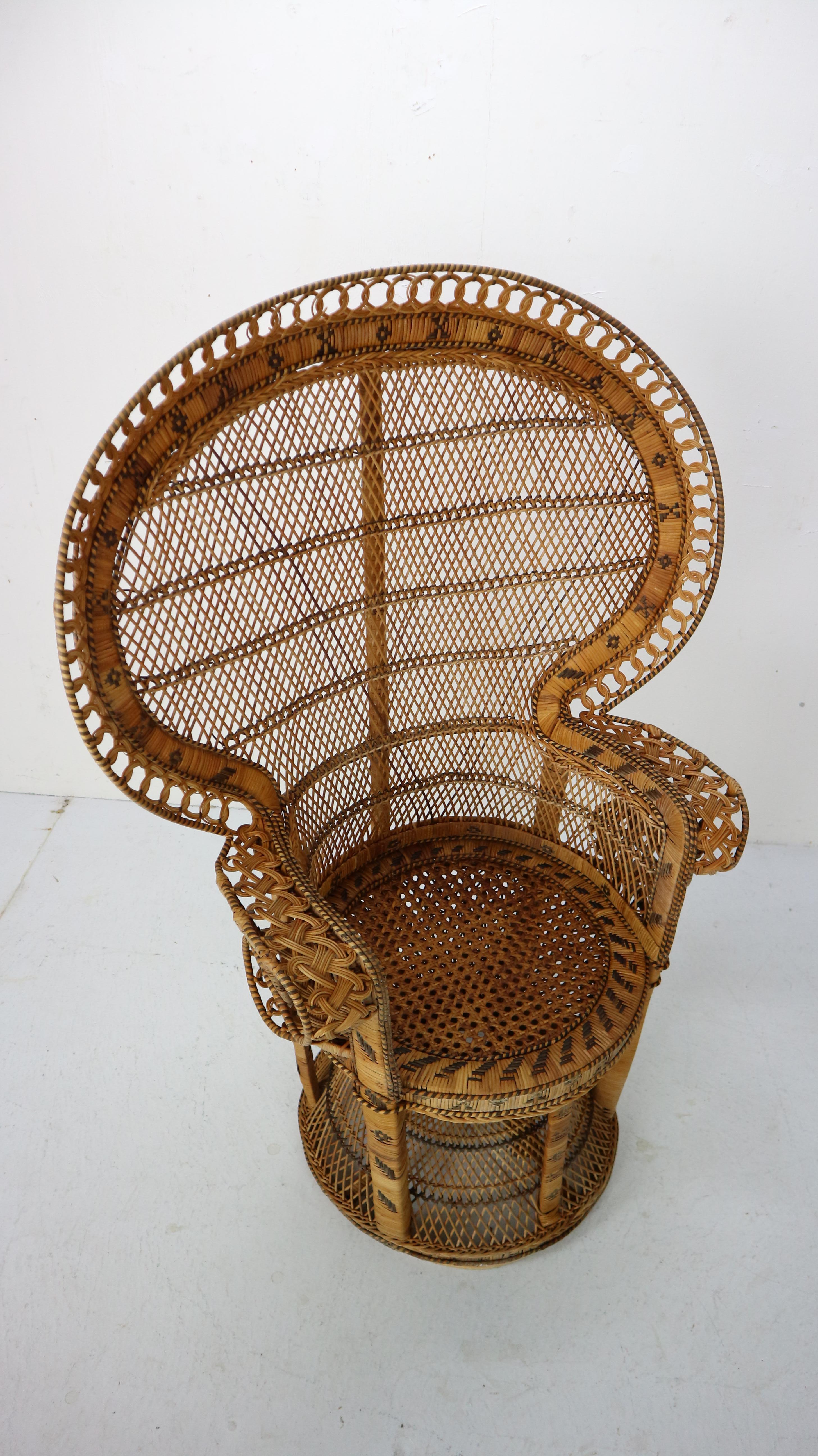 Ikonischer Emmanuelle Wicker Peacock Chair:: 1970 im Zustand „Gut“ in The Hague, NL